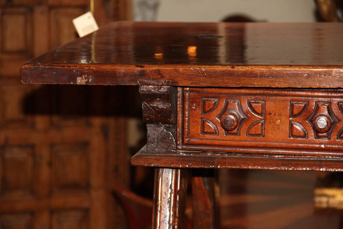 18th Century and Earlier Fine Spanish Walnut Desk For Sale