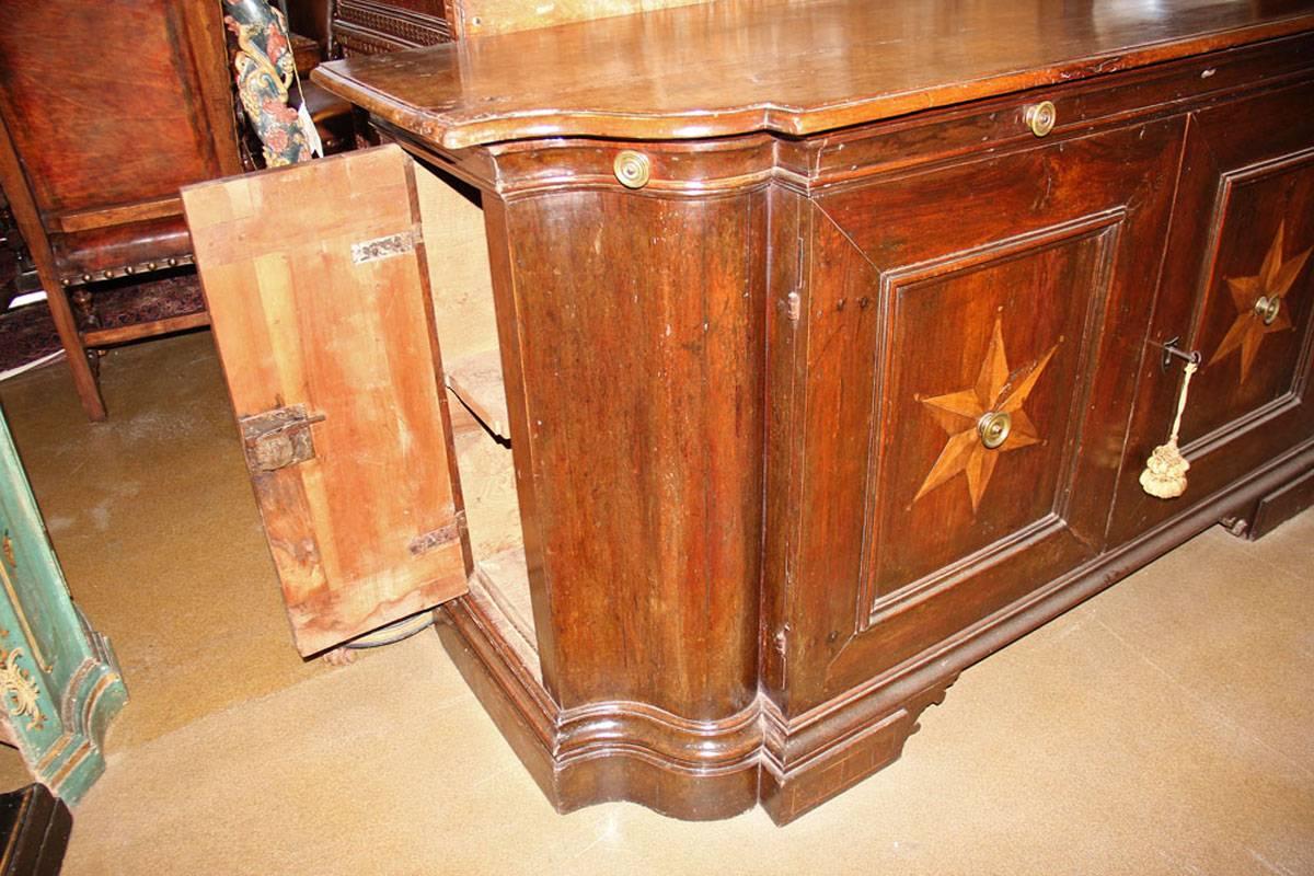 18th Century and Earlier 17th Century Serpentine Walnut Tuscan Credenza with Inlaid Stellate Motif For Sale