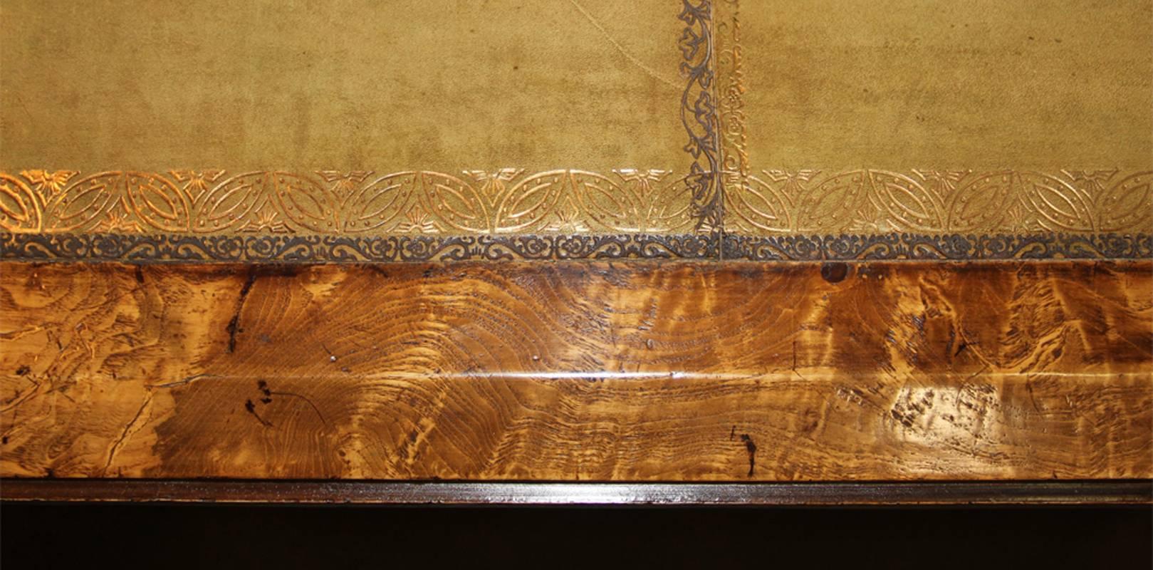 19th Century English Regency Burl Elmwood and Parcel-Gilt Partners Desk In Excellent Condition For Sale In San Francisco, CA