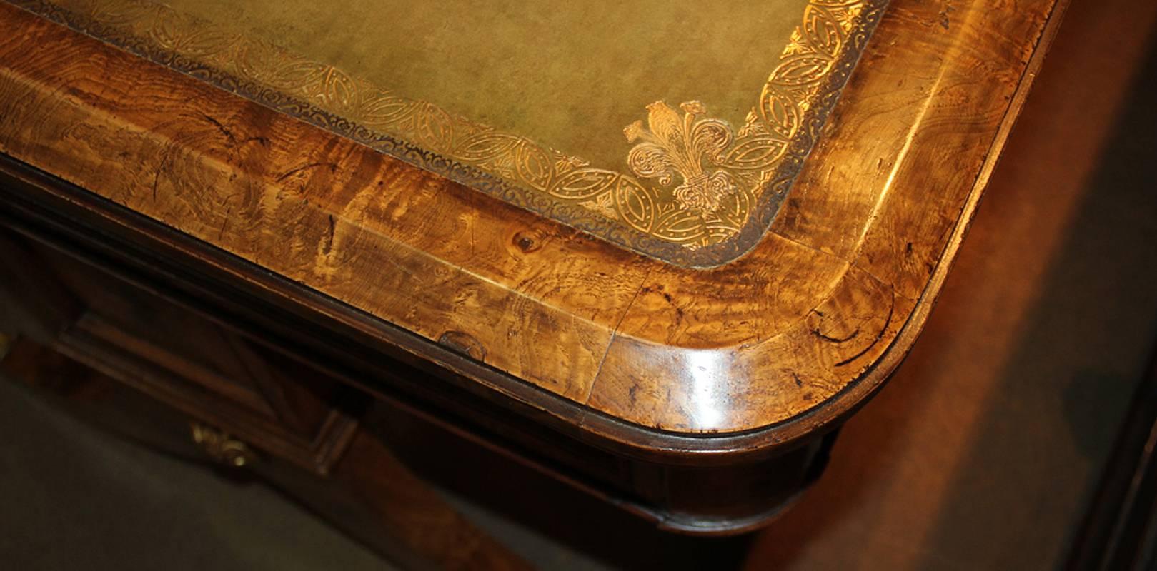 19th Century English Regency Burl Elmwood and Parcel-Gilt Partners Desk For Sale 5