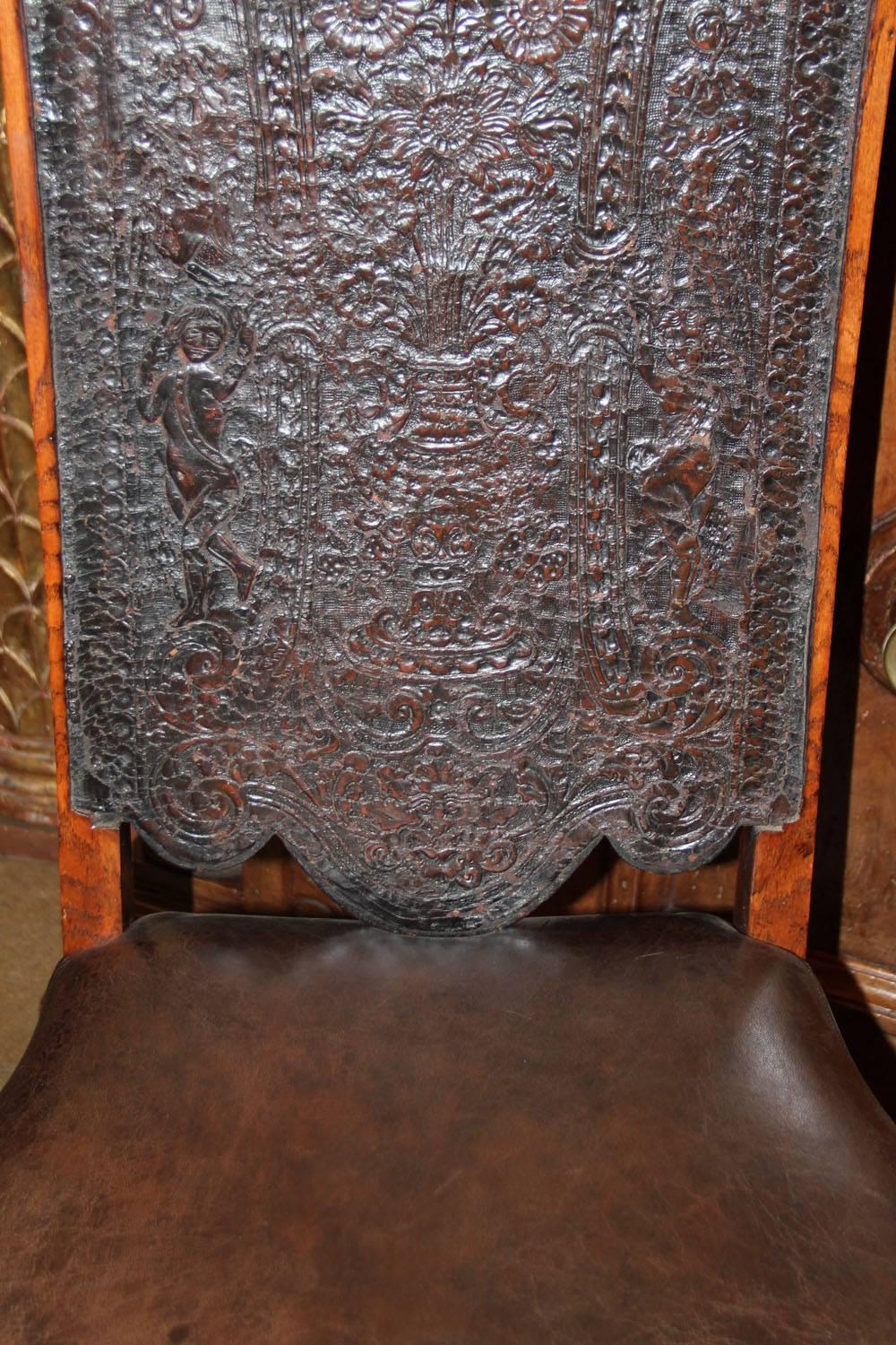 18th Century Portuguese Oak Chair For Sale 1