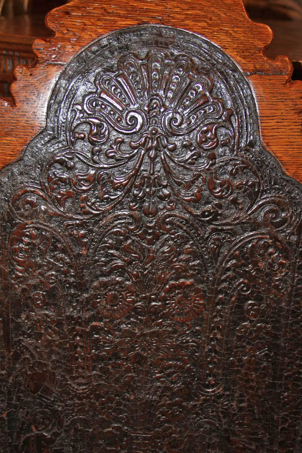 Leather 18th Century Portuguese Oak Chair For Sale