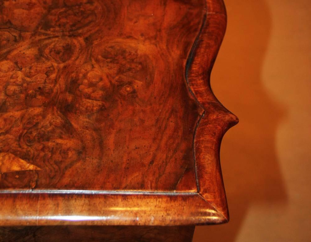 Unusual 18th Century Dutch Burl Walnut Arbalette Commode In Excellent Condition For Sale In San Francisco, CA
