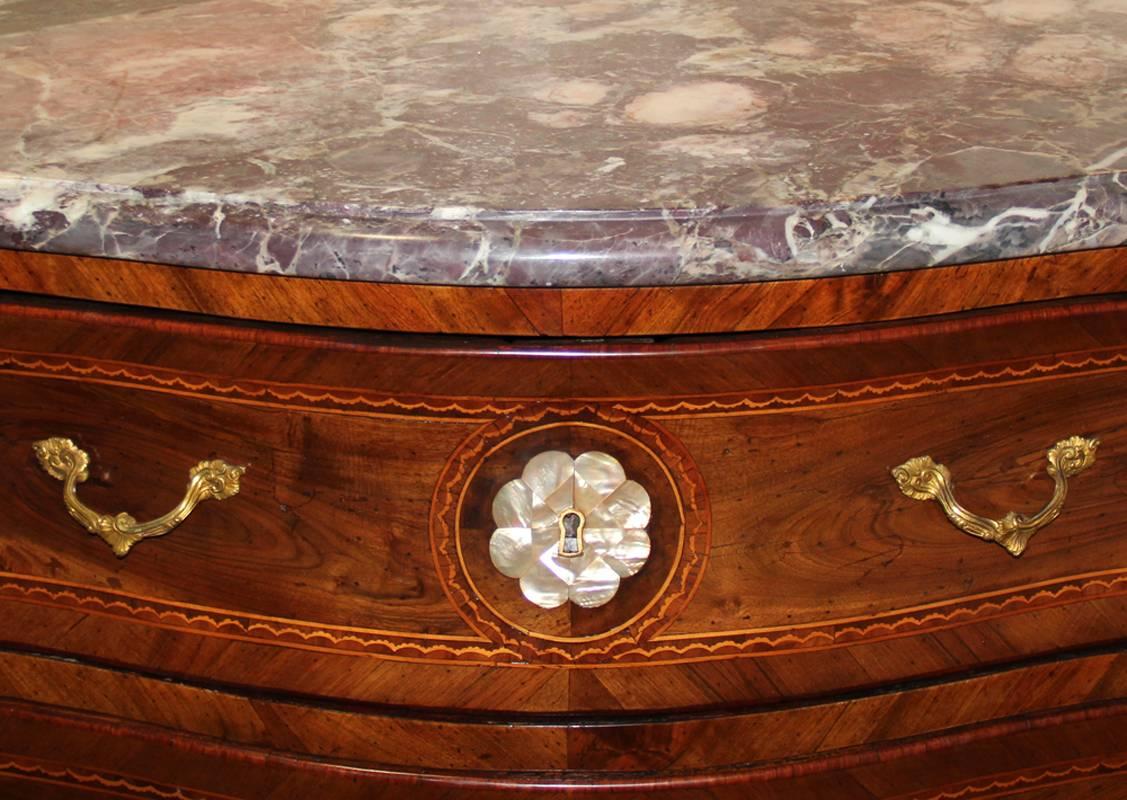 18th Century and Earlier Pair of 18th Century Neapolitan Burl Walnut Parquetry Bombe Serpentine Commodes For Sale