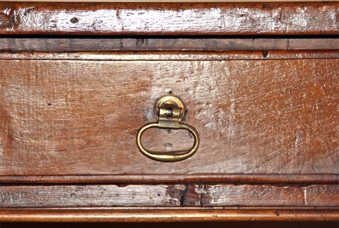 18th Century Tuscan Walnut Desk For Sale 1