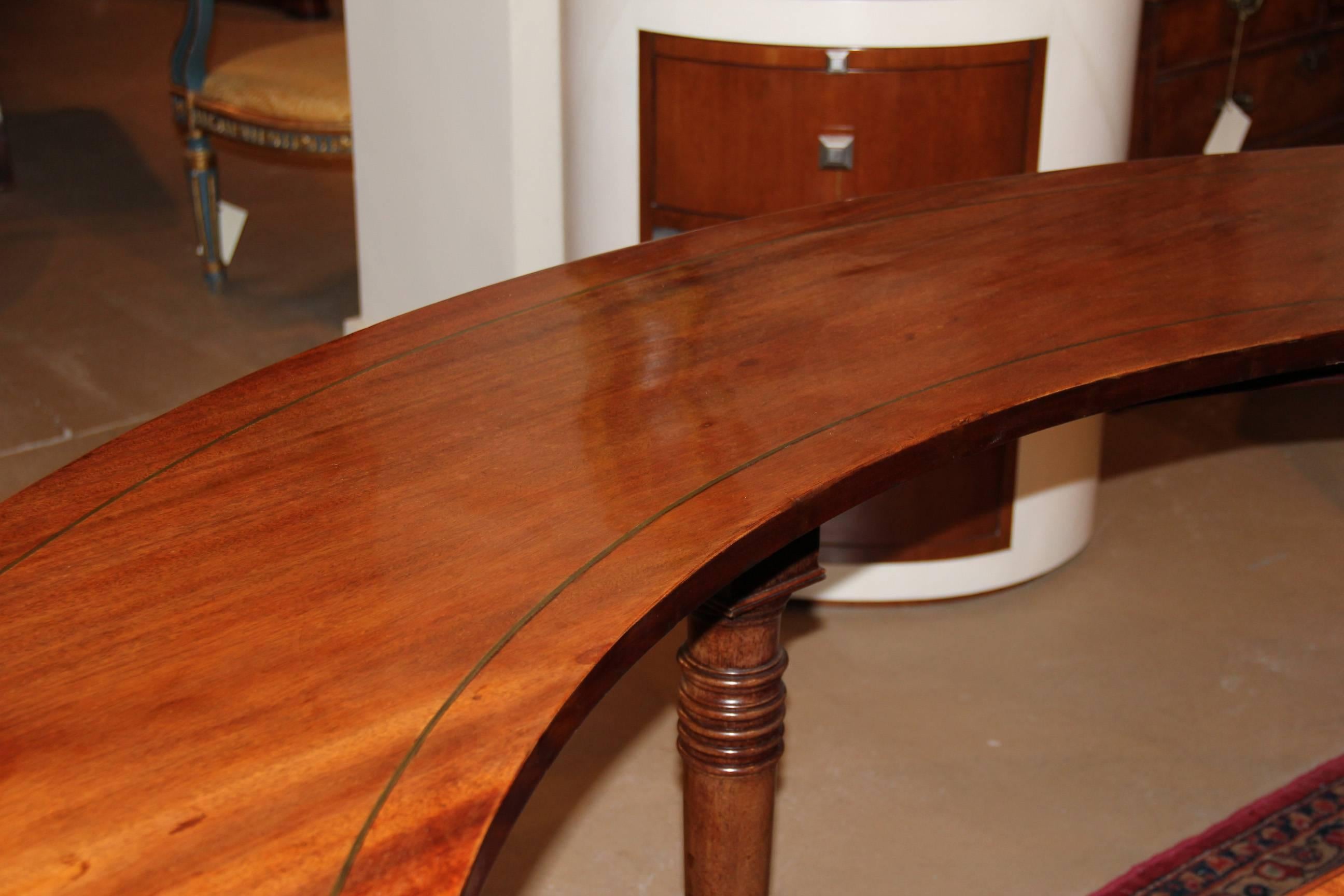 19th Century English Regency Semi-Circular Mahogany Hunt and Wine Display Table In Excellent Condition For Sale In San Francisco, CA