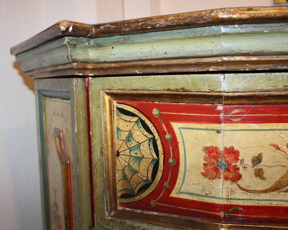 18th Century Venetian Polychrome Concave Block Front Commode Credenza For Sale 2