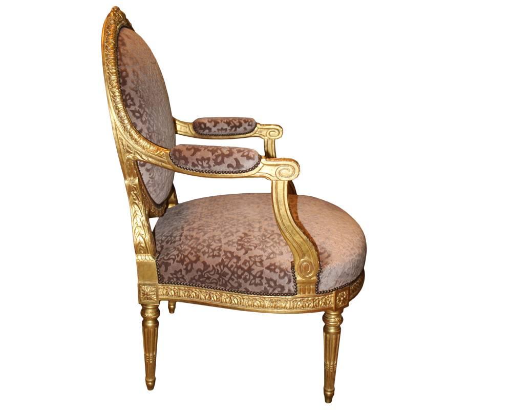 Pair of Late 18th Century Italian Louis XVI Giltwood Marquise Armchairs In Excellent Condition For Sale In San Francisco, CA