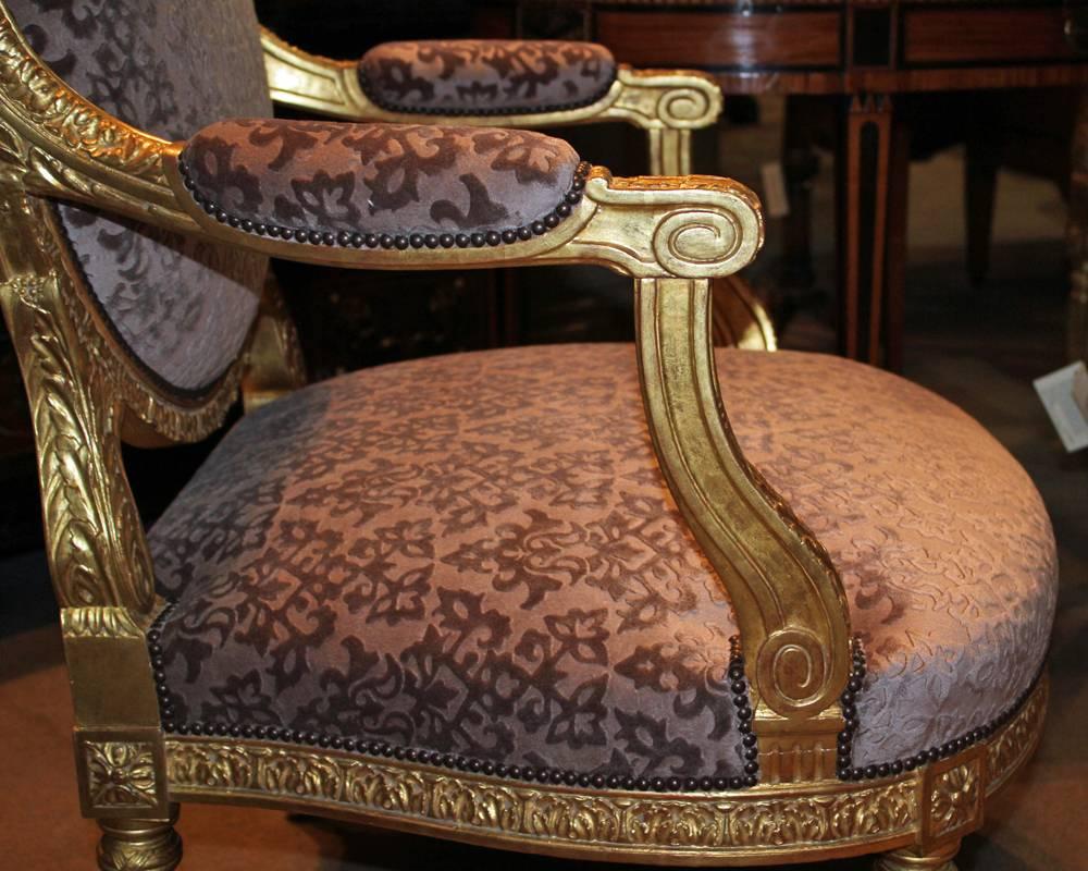 Pair of Late 18th Century Italian Louis XVI Giltwood Marquise Armchairs For Sale 3