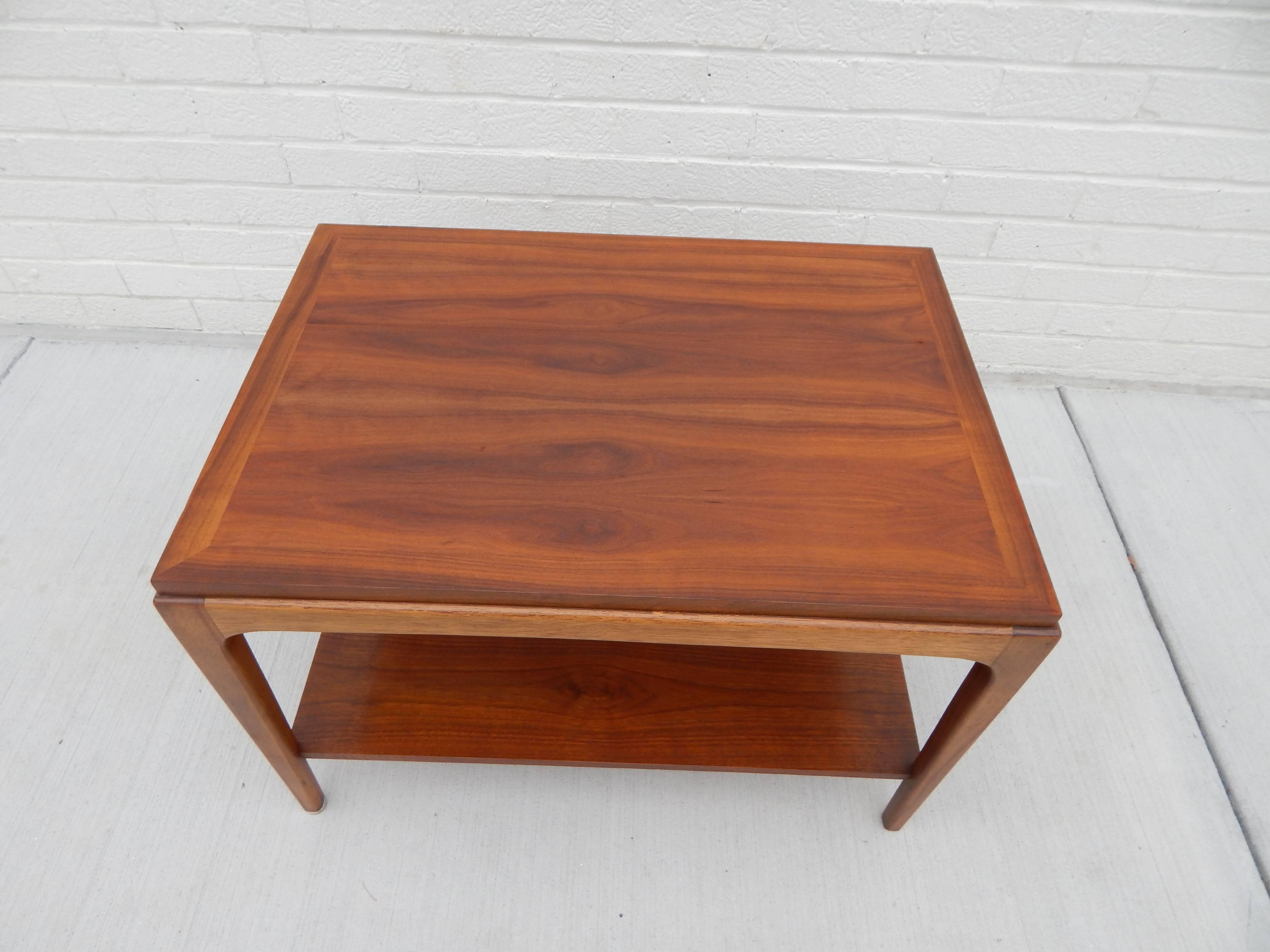 1960s lane walnut end table or side table. Beautiful wood and nice clean lines. Could also be used as a coffee table. Makers mark and serial number on bottom.