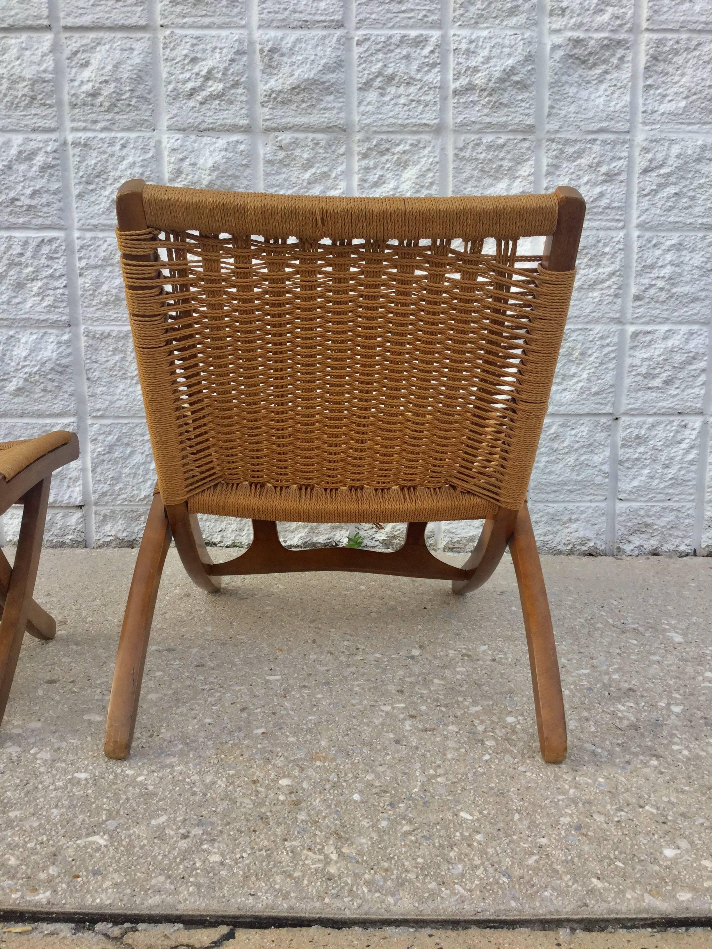 Woven Folding Chair and Ottoman 2