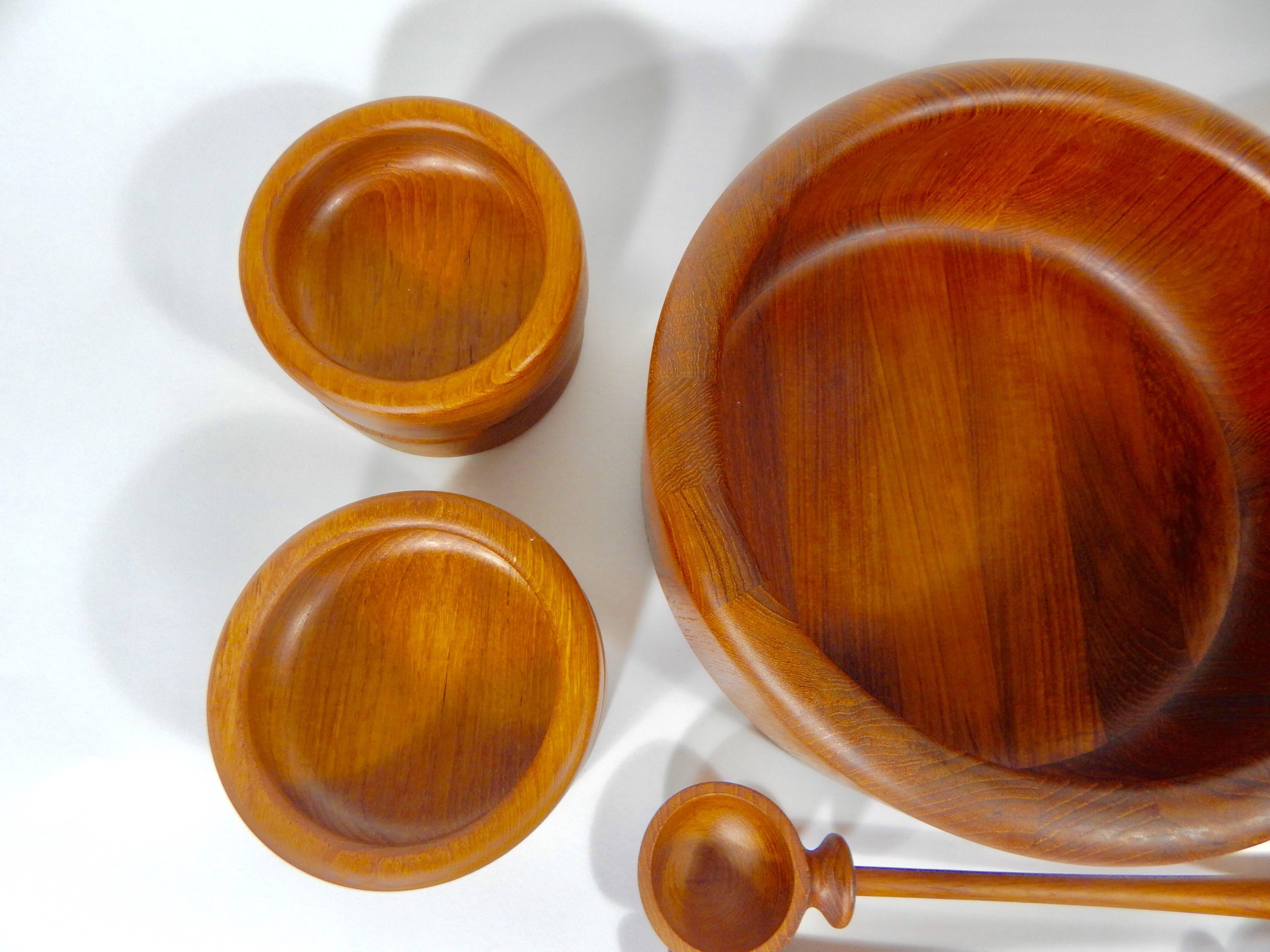 Mid-Century-Schale oder Salatbesteck aus Teakholz von Nissen Dänemark, 11 Teile, Service für 8 im Angebot 2