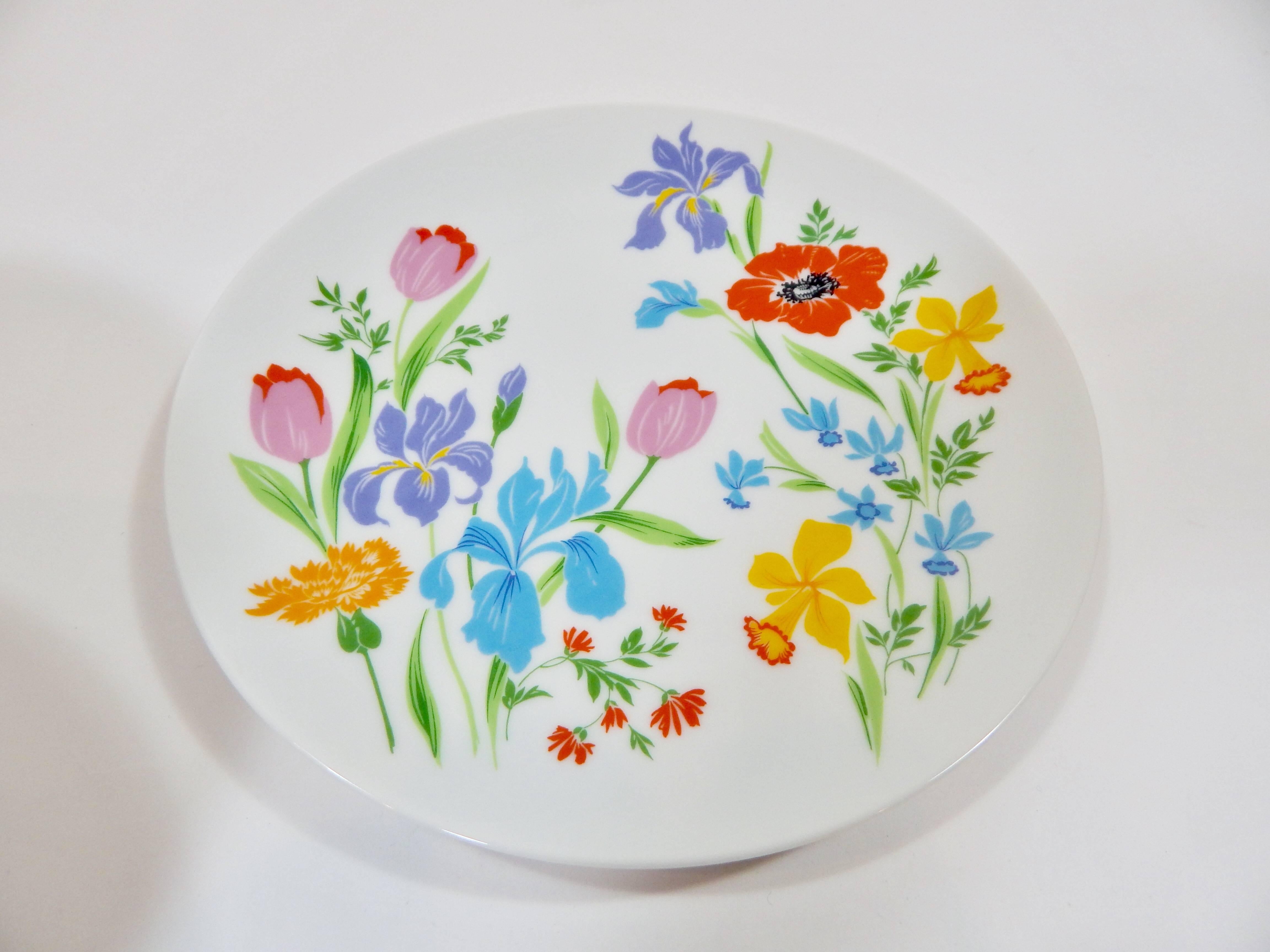 Heinrich, Germany Porcelain Serverware / Plates Set of 12  For Sale 1