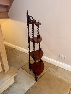 Fine quality antique Victorian mahogany corner whatnot