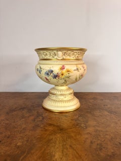 Fantastic quality large antique Royal Worcester jardiniere