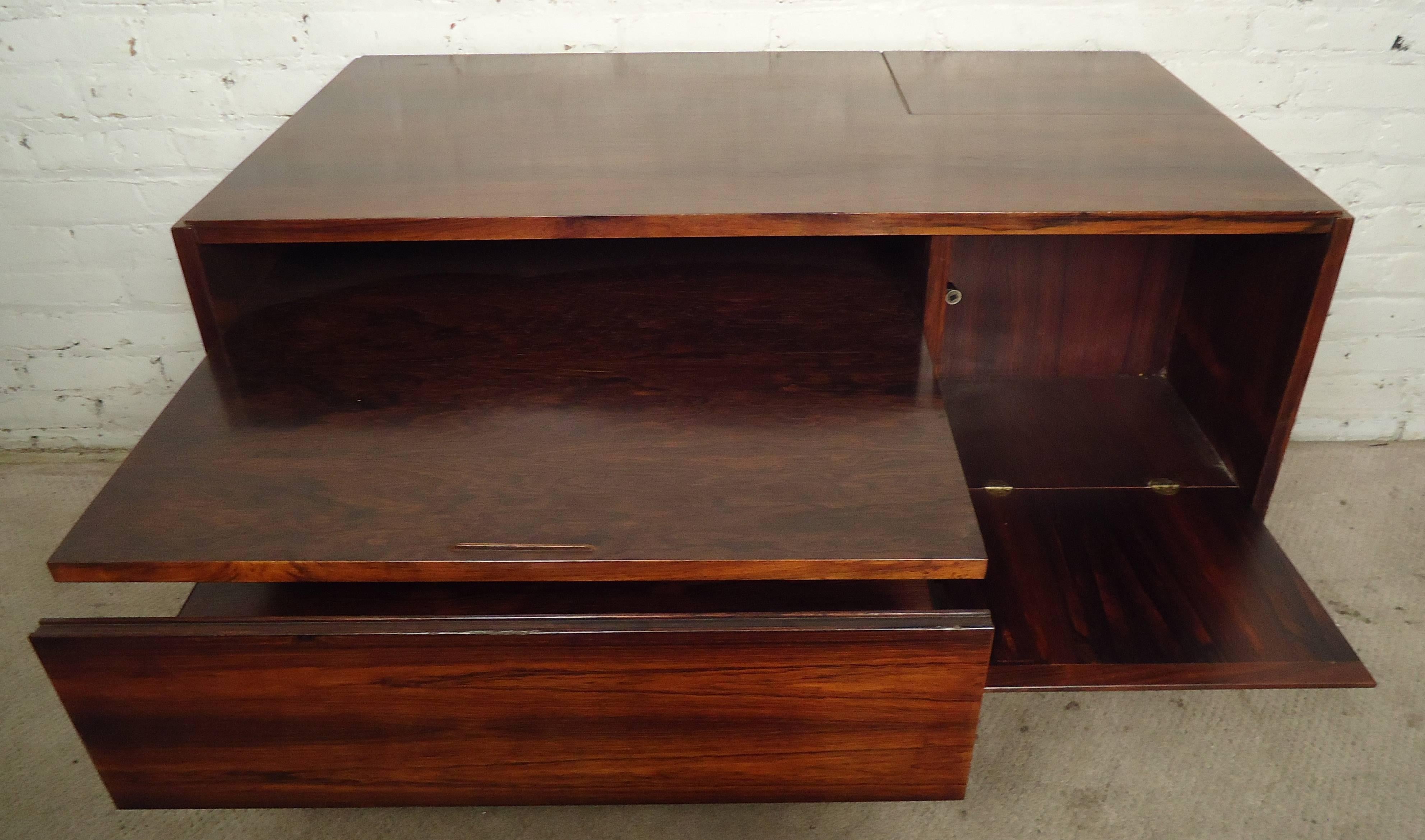 Unique Mid-Century Rosewood Coffee Table w/ Cabinet In Good Condition For Sale In Brooklyn, NY