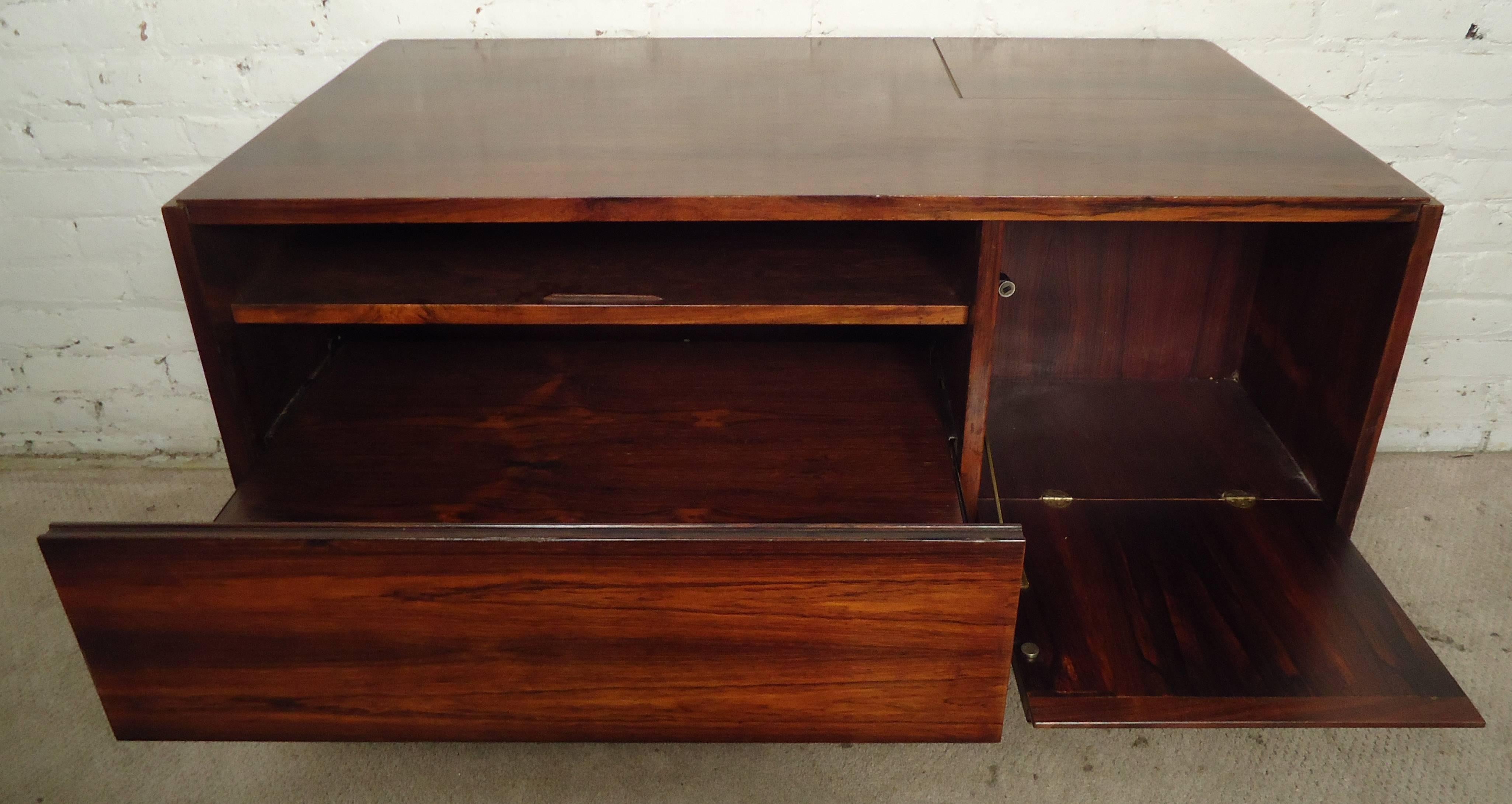 Unique Mid-Century Rosewood Coffee Table w/ Cabinet For Sale 2