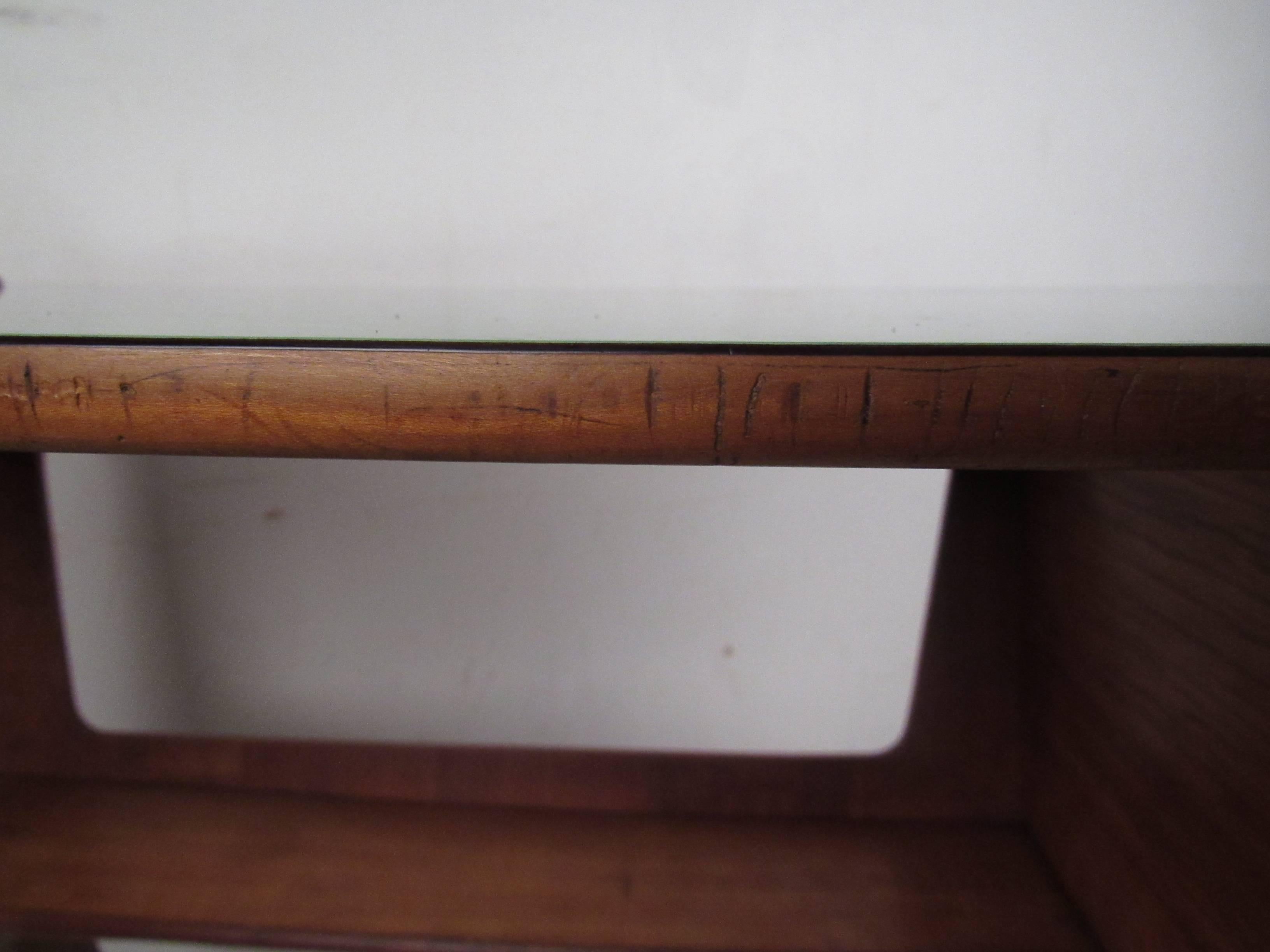 Mid-20th Century  Mid-Century Gio Ponti Style Desk
