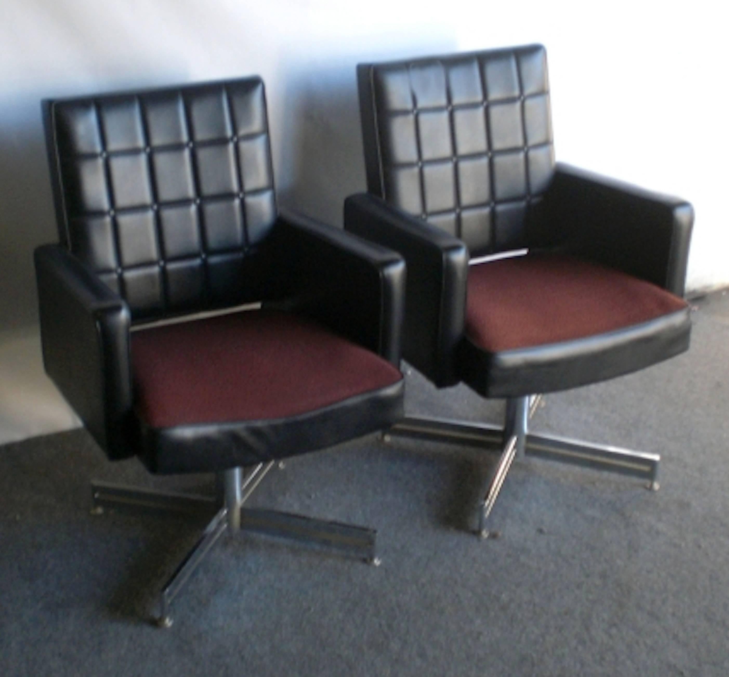 Mid-Century swivel armchairs with tufted backs and polished chrome bases.

(Please confirm item location - NY or NJ - with dealer).
 