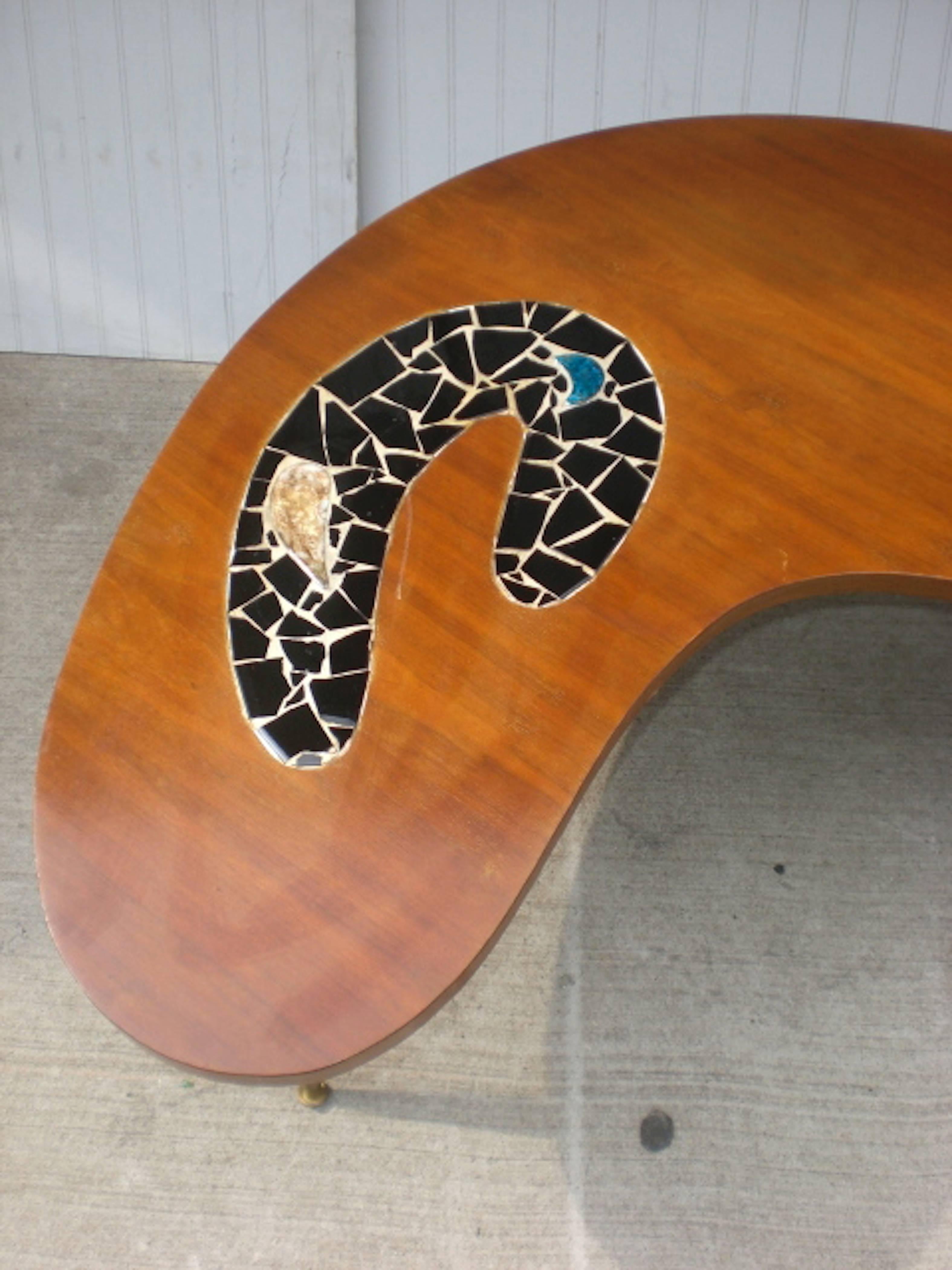 Kidney Coffee Table with Tile Design In Good Condition In Brooklyn, NY