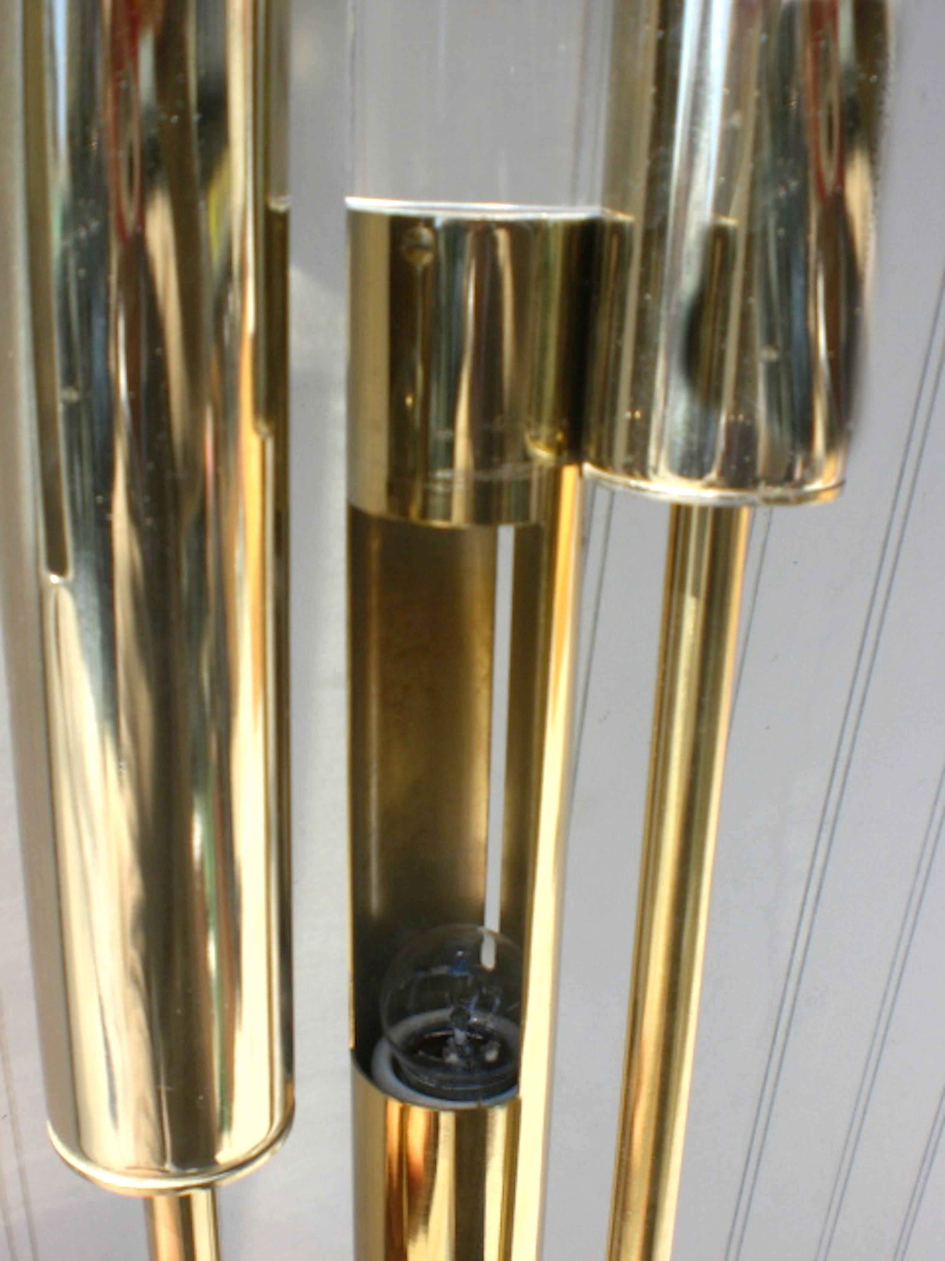 Milieu du XXe siècle Lampadaire unique avec prismes en lucite en vente