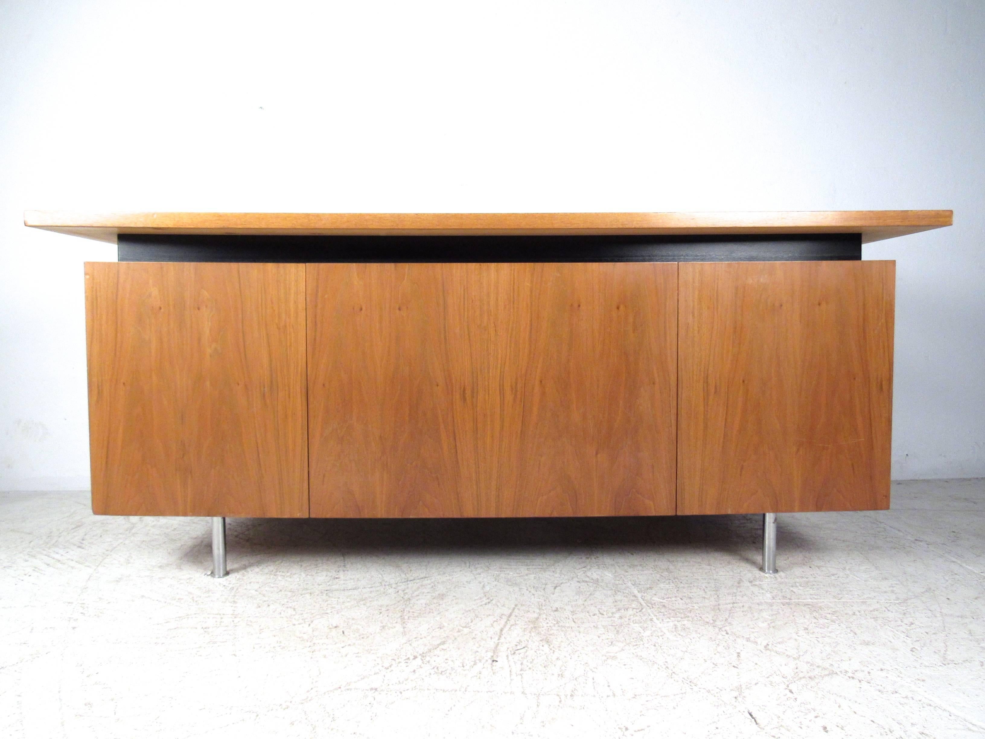 Late 20th Century Stylish Vintage Teak Executive Desk