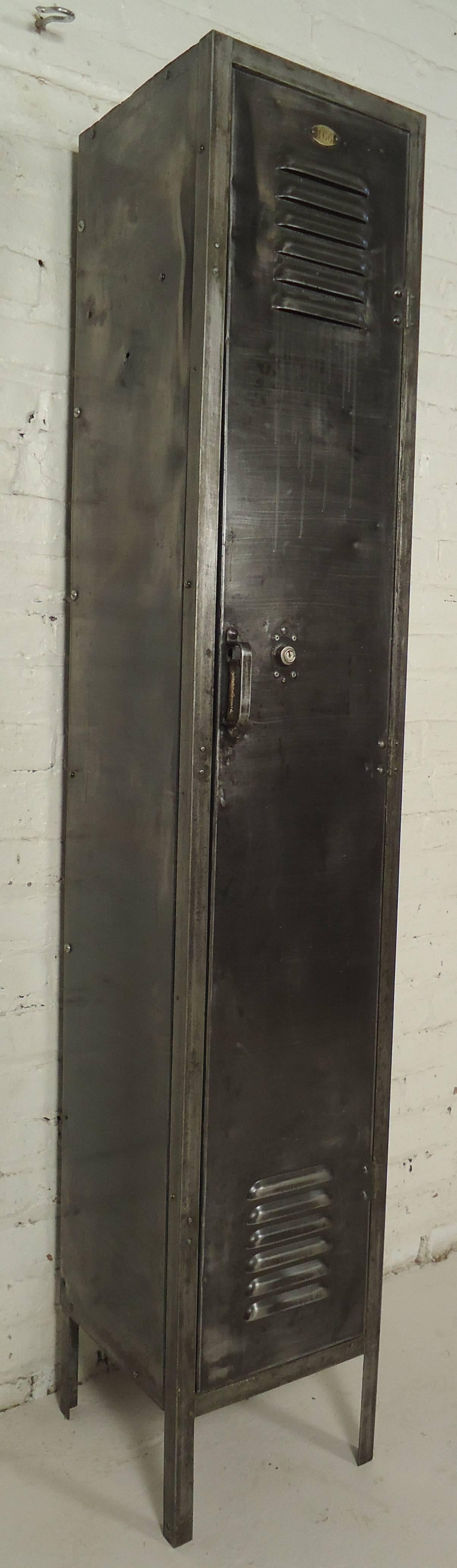 Single Door Industrial Locker Unit 1