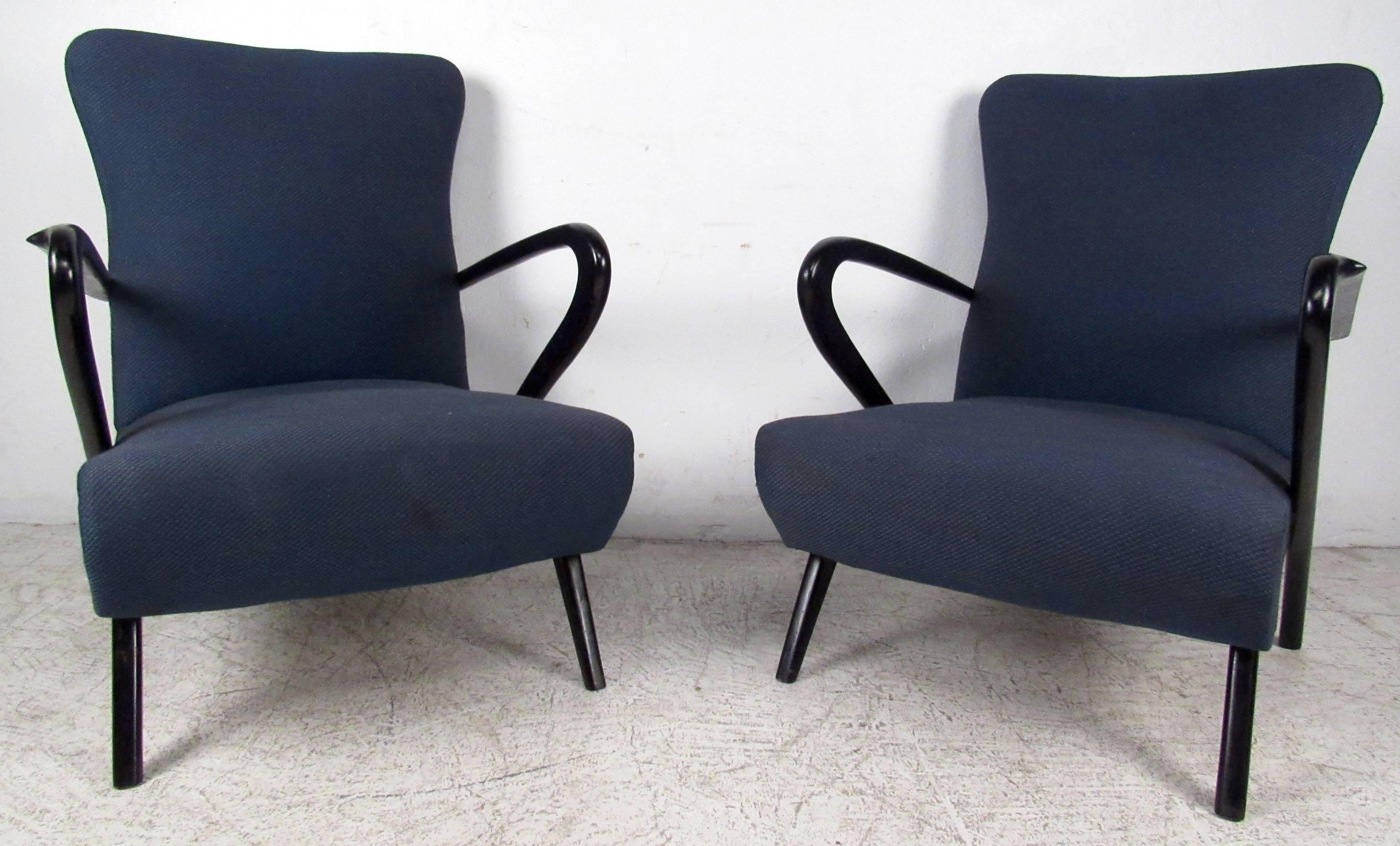 Mid-Century Modern Pair Italian Modern Paolo Buffa Style Armchairs For Sale