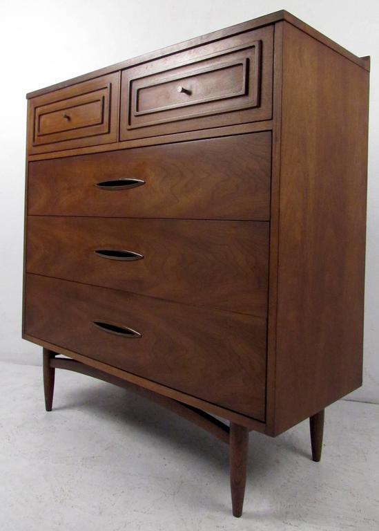 Mid Century Sculptra Highboy Dresser By Broyhill For Sale At 1stdibs