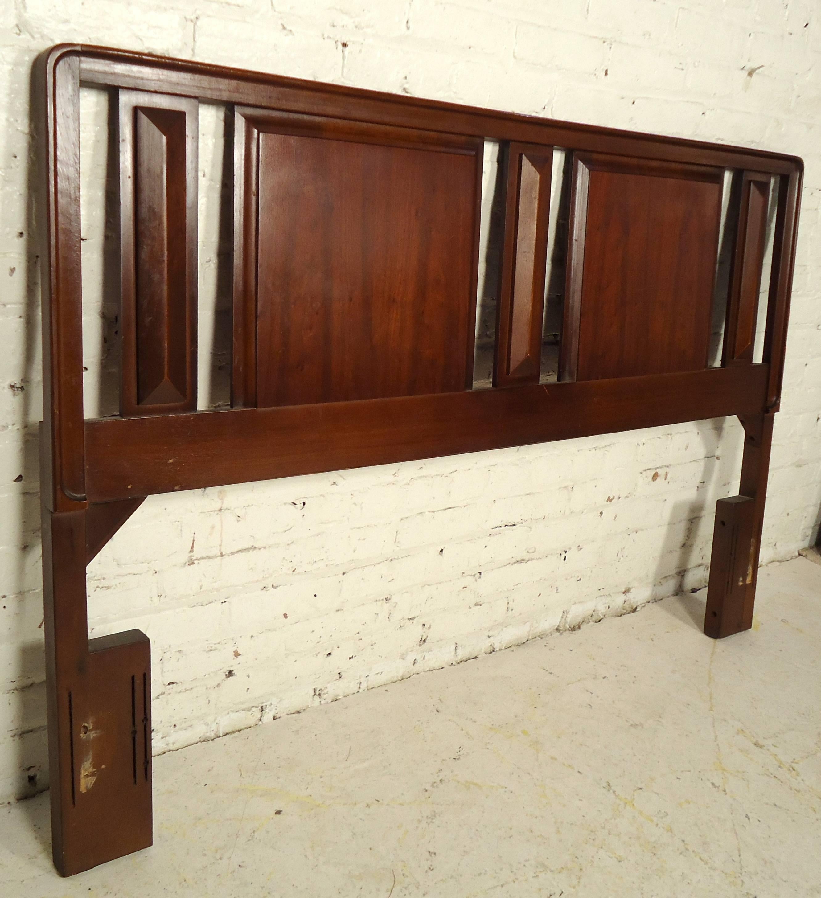 Vintage-modern headboard featuring beautifully sculpted back and walnut wood grain throughout.

Please confirm item location NY or NJ with dealer.