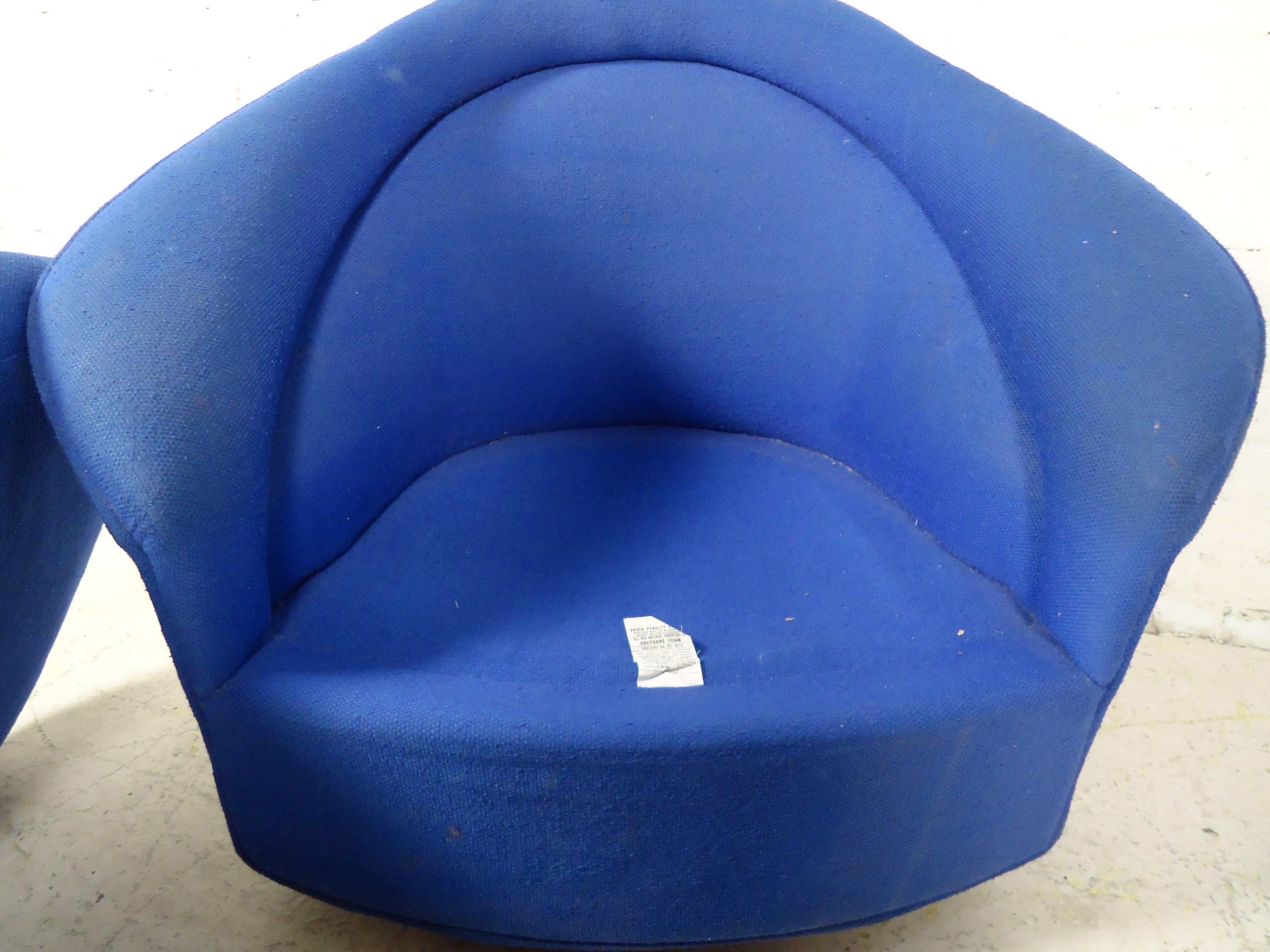Mid-Century Lounge Chair 1