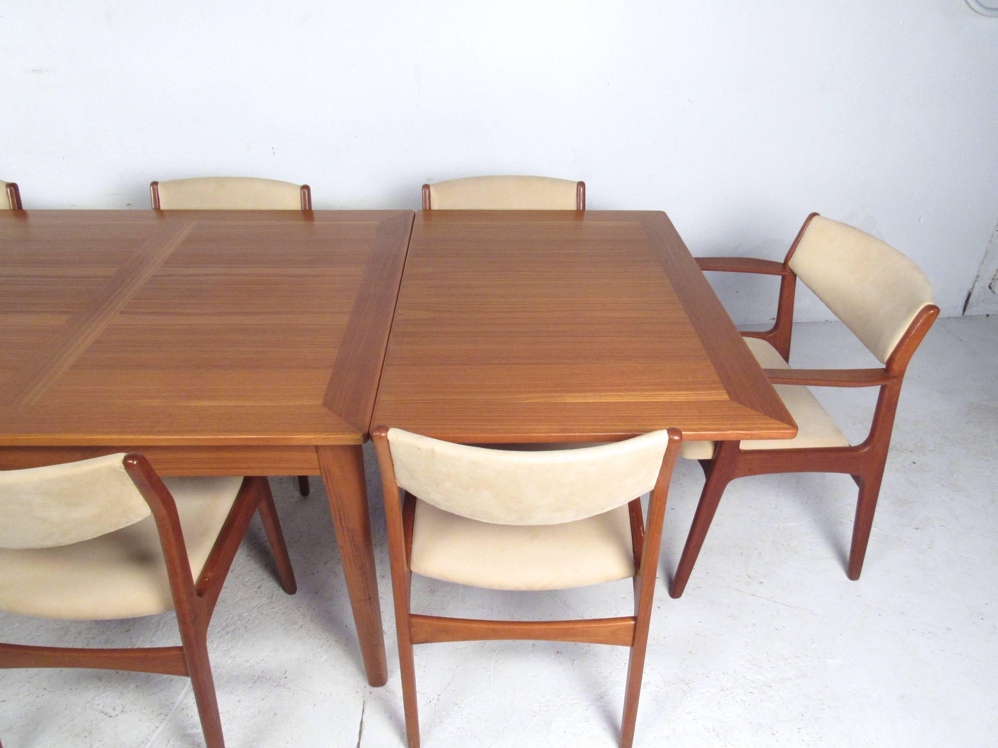 Danish Modern Dining Set with Ten Dining Chairs In Good Condition In Brooklyn, NY
