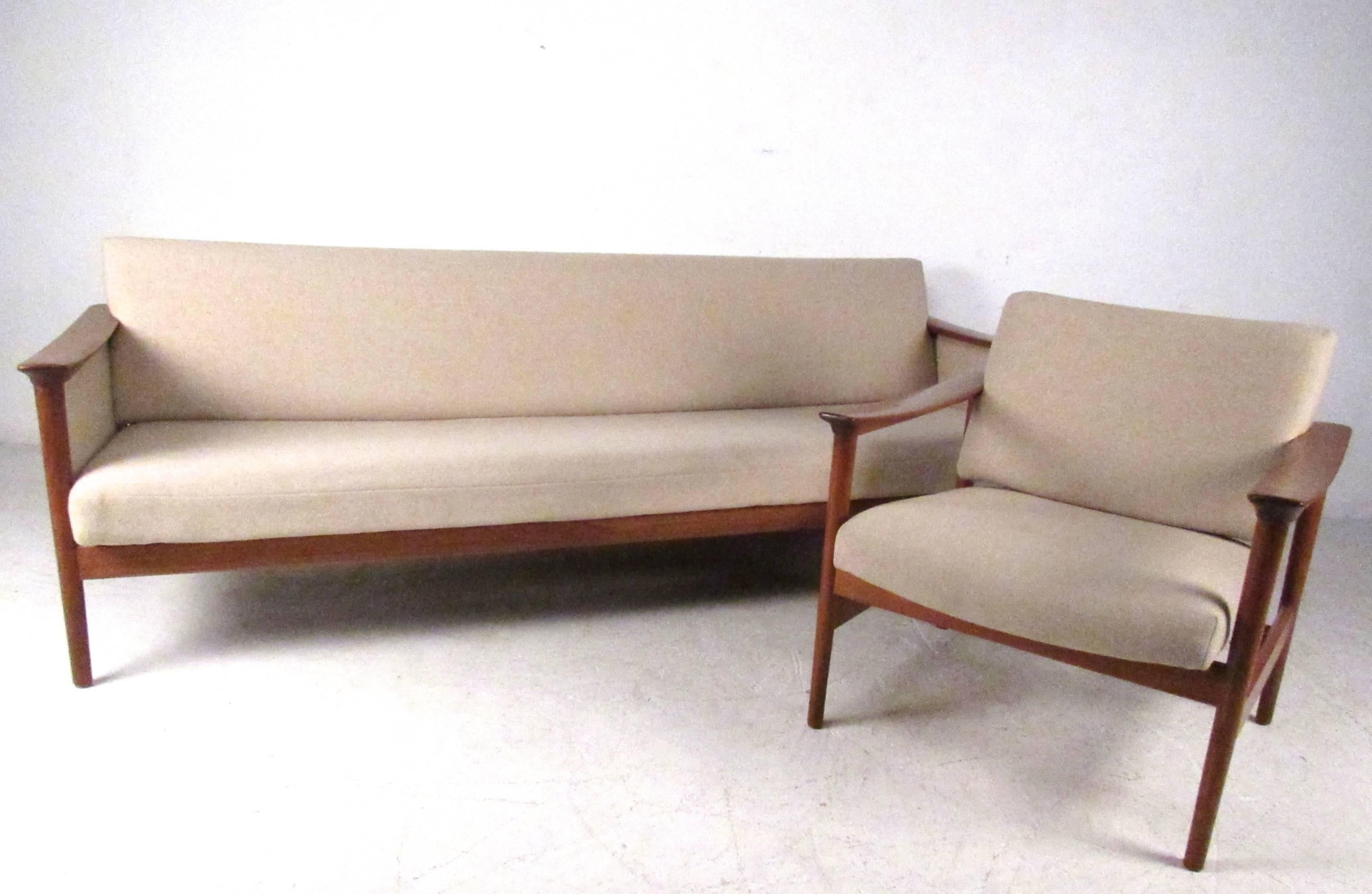Stylish Danish Modern Lounge Chair 2