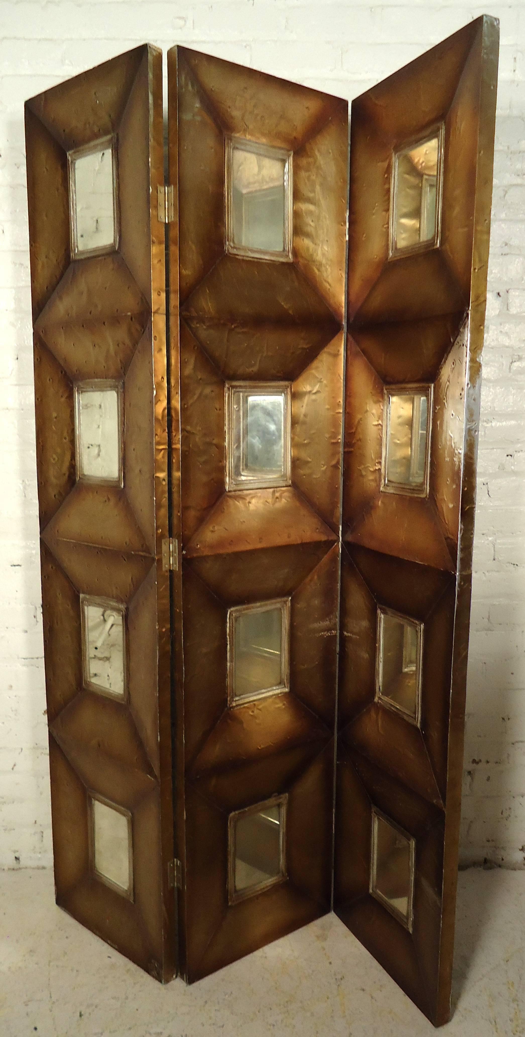 Mid-Century Paul Evans Style Mirrored Room Divider In Fair Condition In Brooklyn, NY