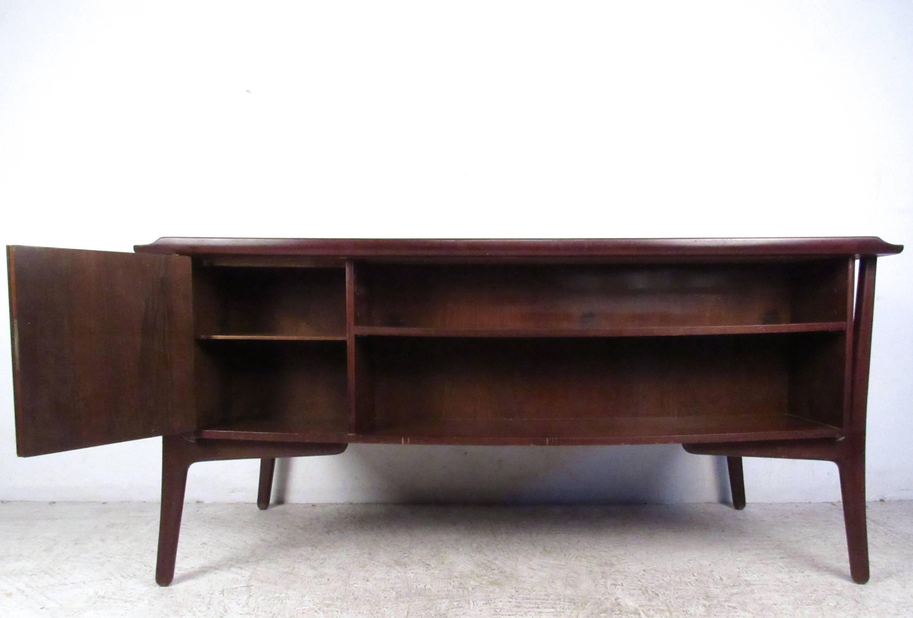 Mid-Century Modern Scandinavian Modern Rosewood Desk by Svend Aage Madsen