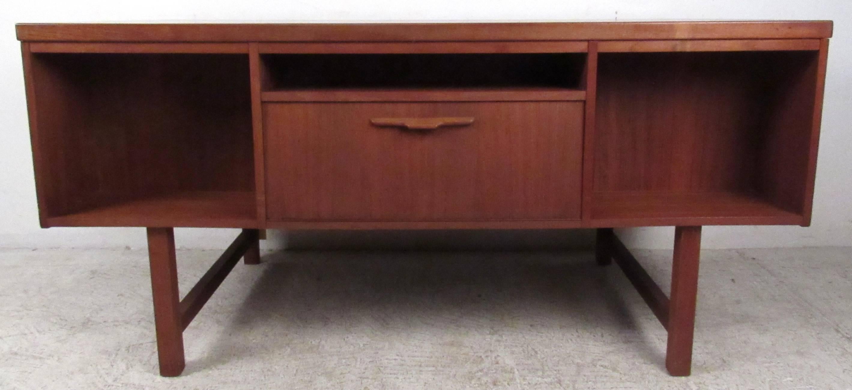 Scandinavian Modern Teak Desk with Finished Back In Good Condition In Brooklyn, NY