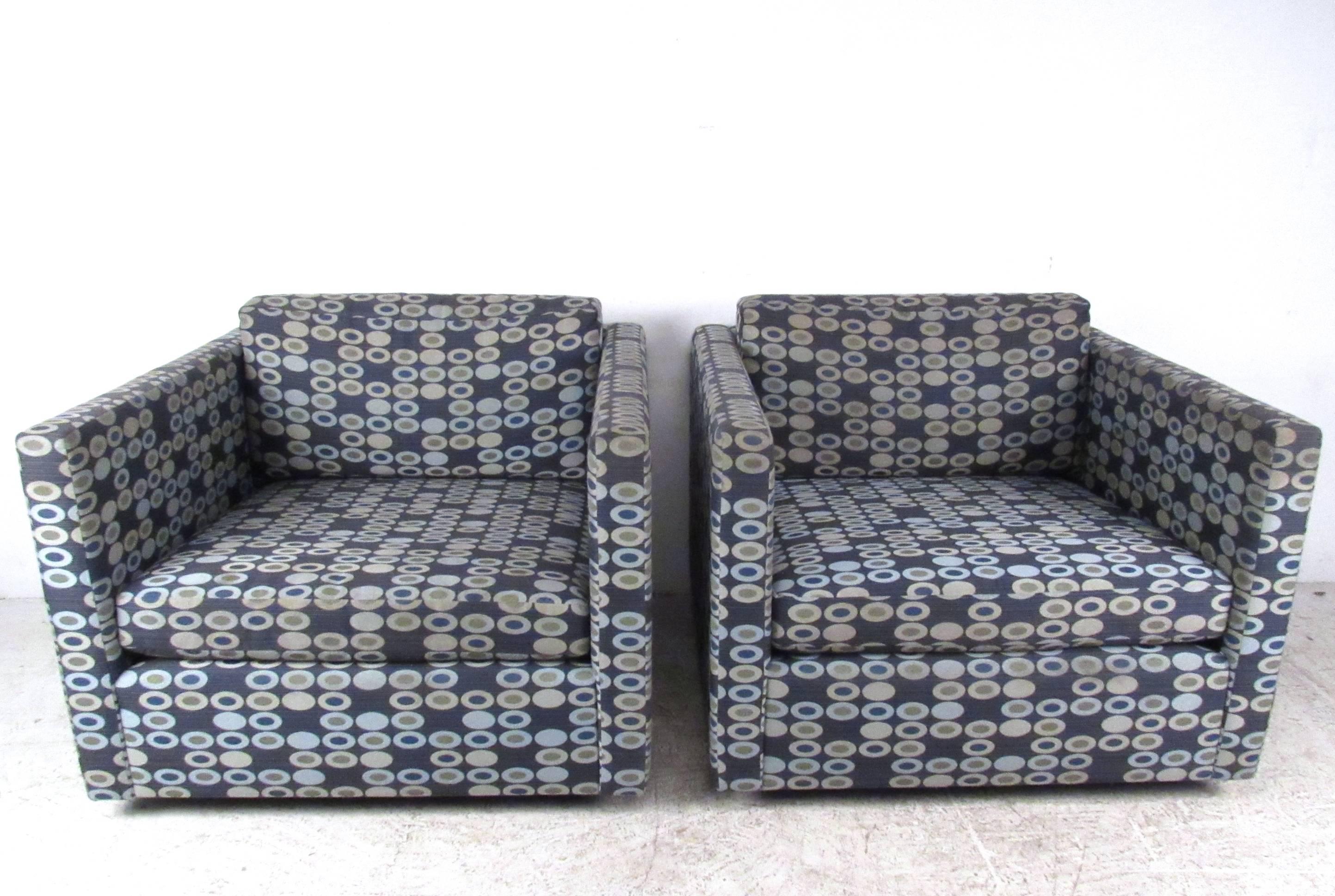 American Pair of Knoll Lounge Chairs after Charles Pfister