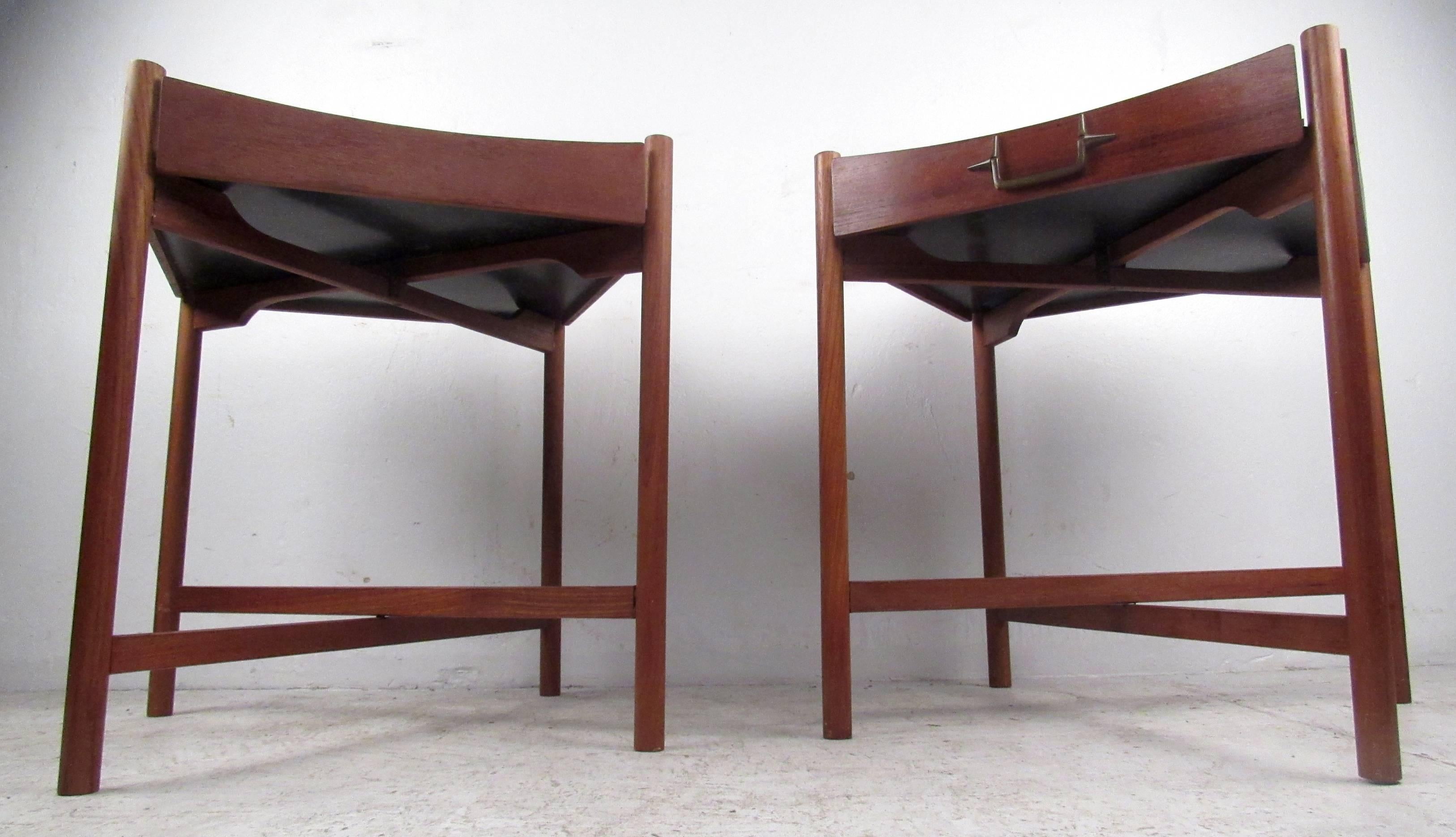 Mid-Century Modern Collapsible Teak Tray Tables Pair by Mogens Lysell For Sale