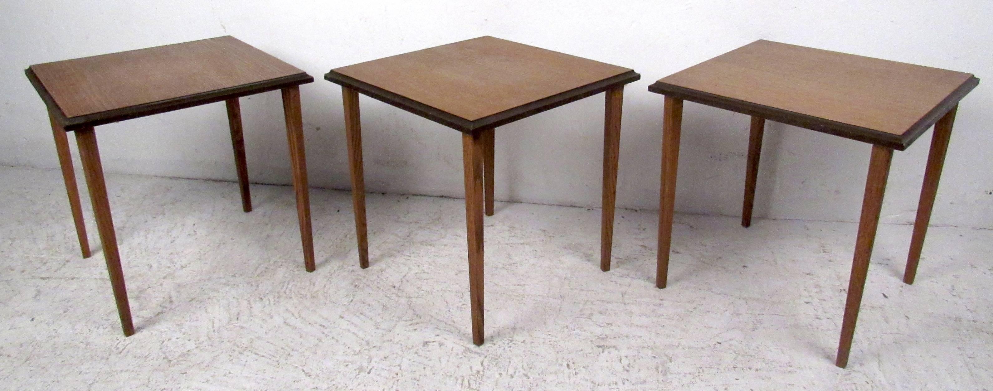 Sleek Mid-Century Nesting Tables In Good Condition For Sale In Brooklyn, NY