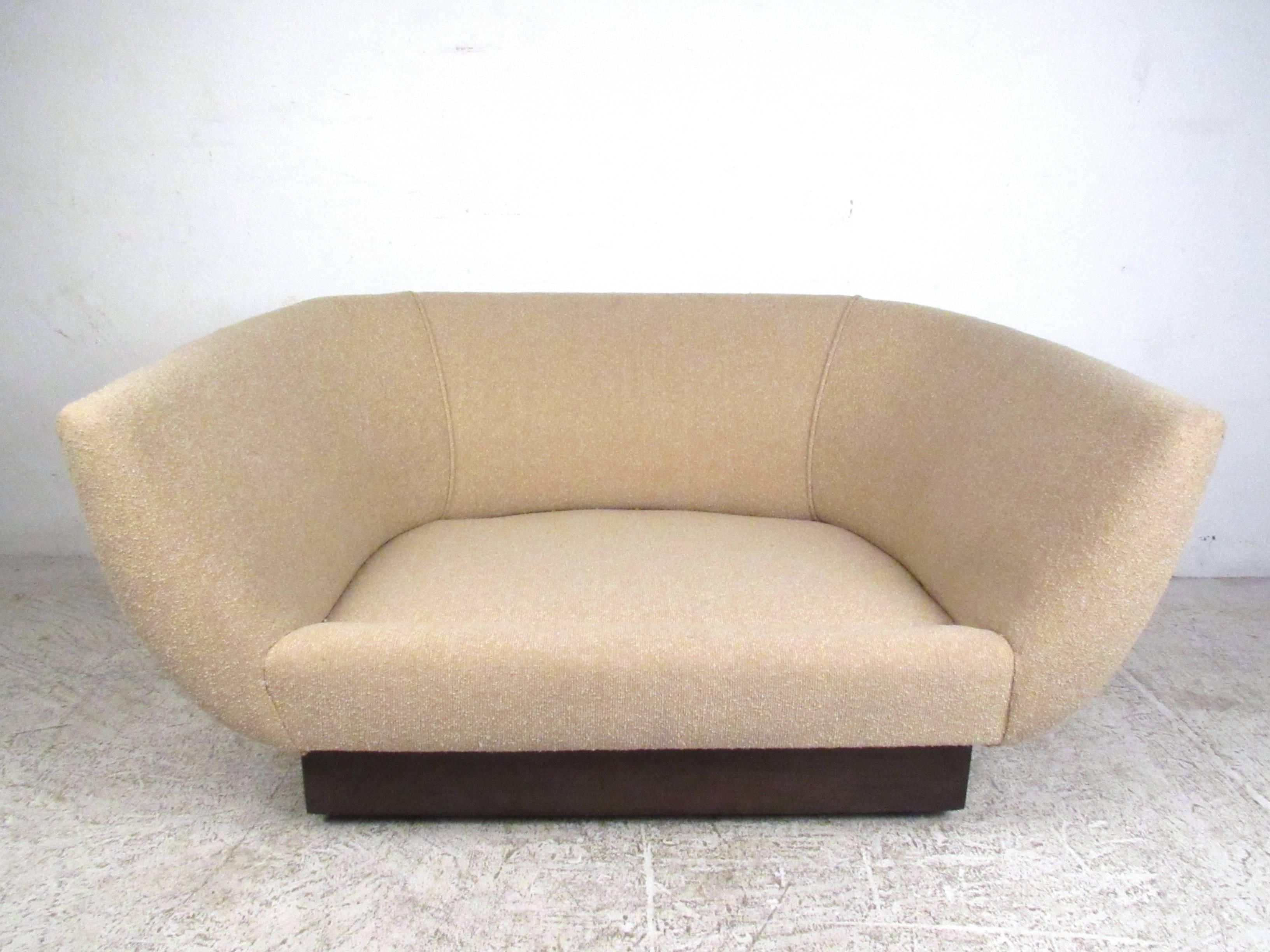 Mid-Century Adrian Pearsall Style Lounge Chair In Good Condition In Brooklyn, NY