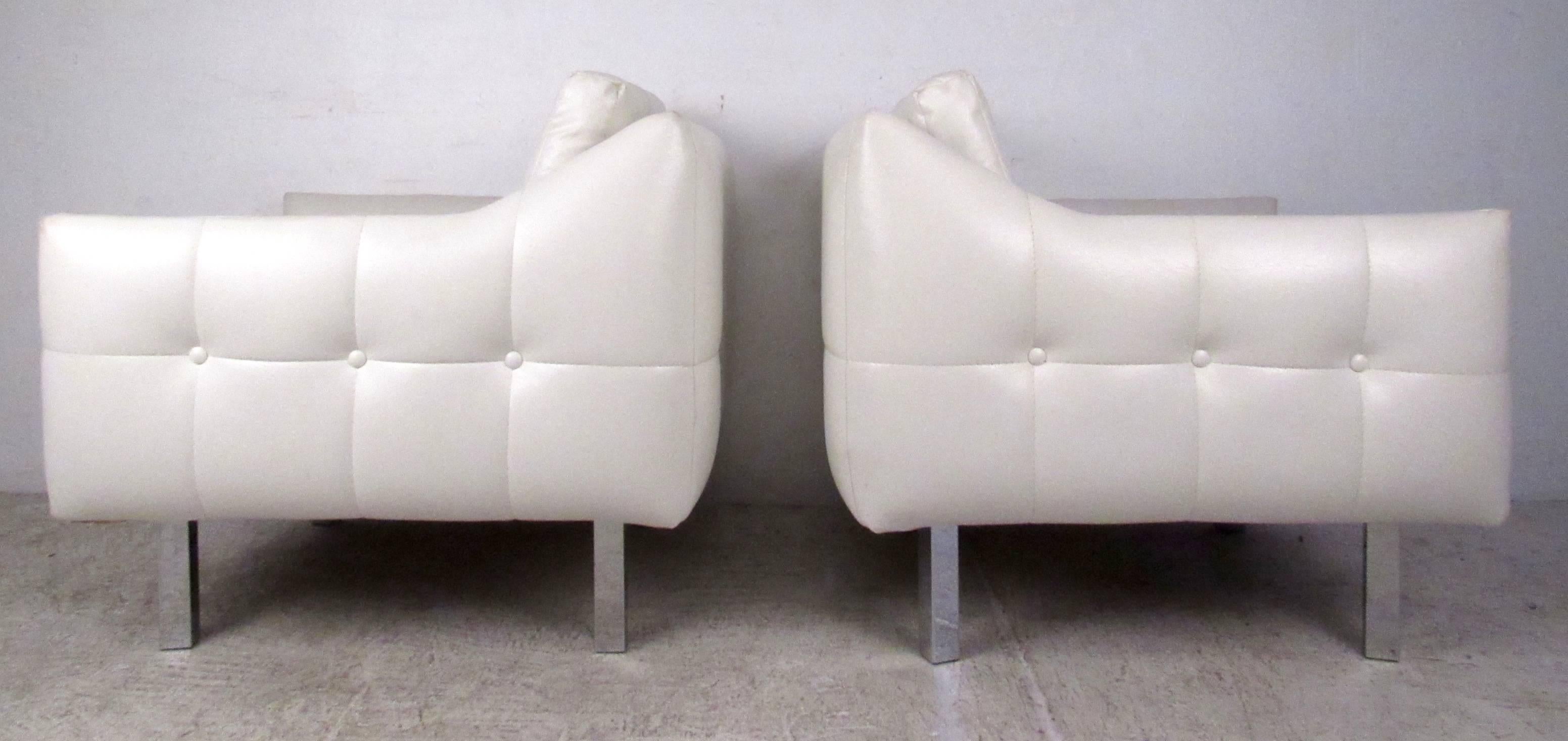Pair Mid-Century Tufted Lounge Chairs In Good Condition For Sale In Brooklyn, NY