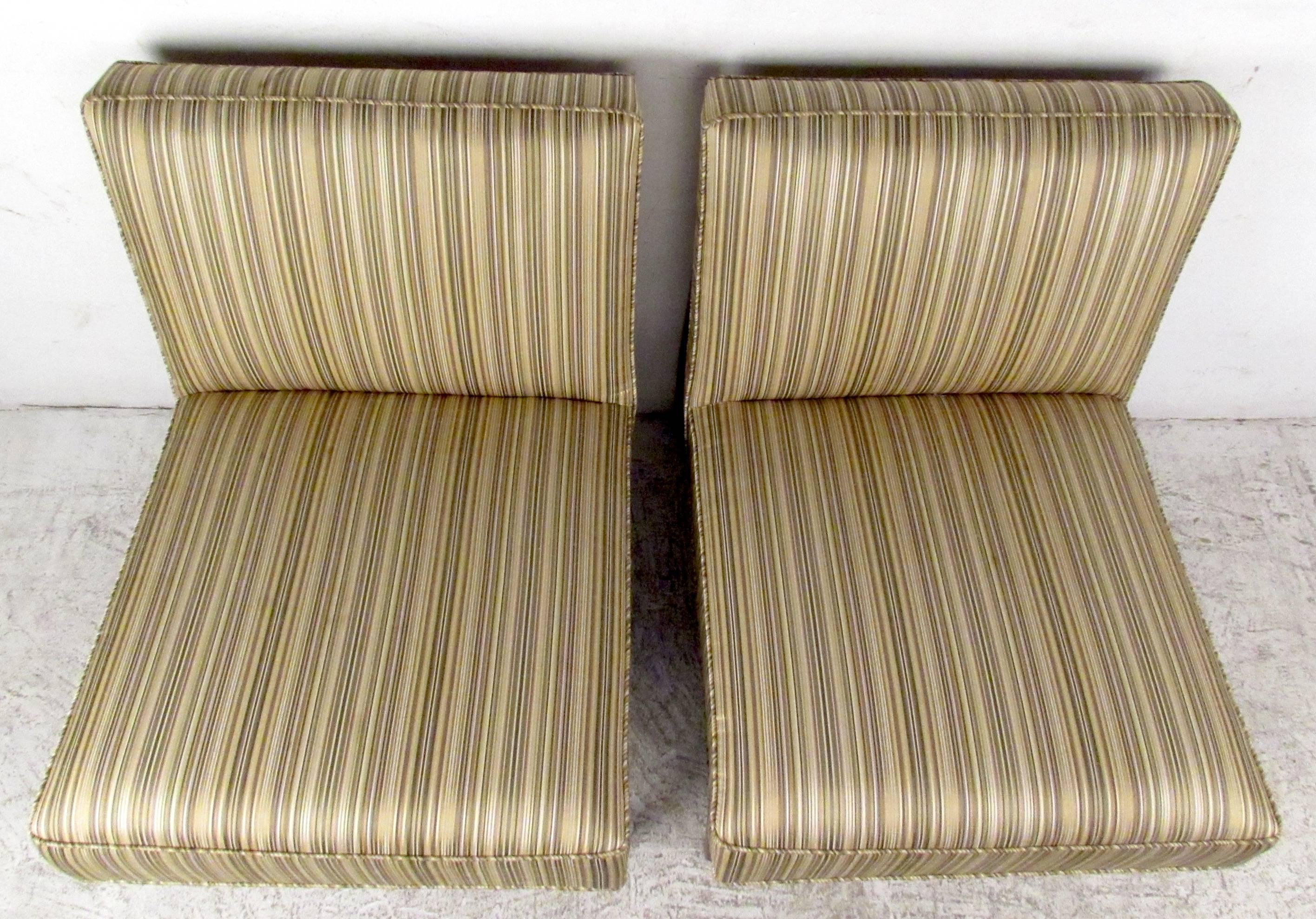 Mid-20th Century Pair of Jens Risom Style Slipper Chairs For Sale