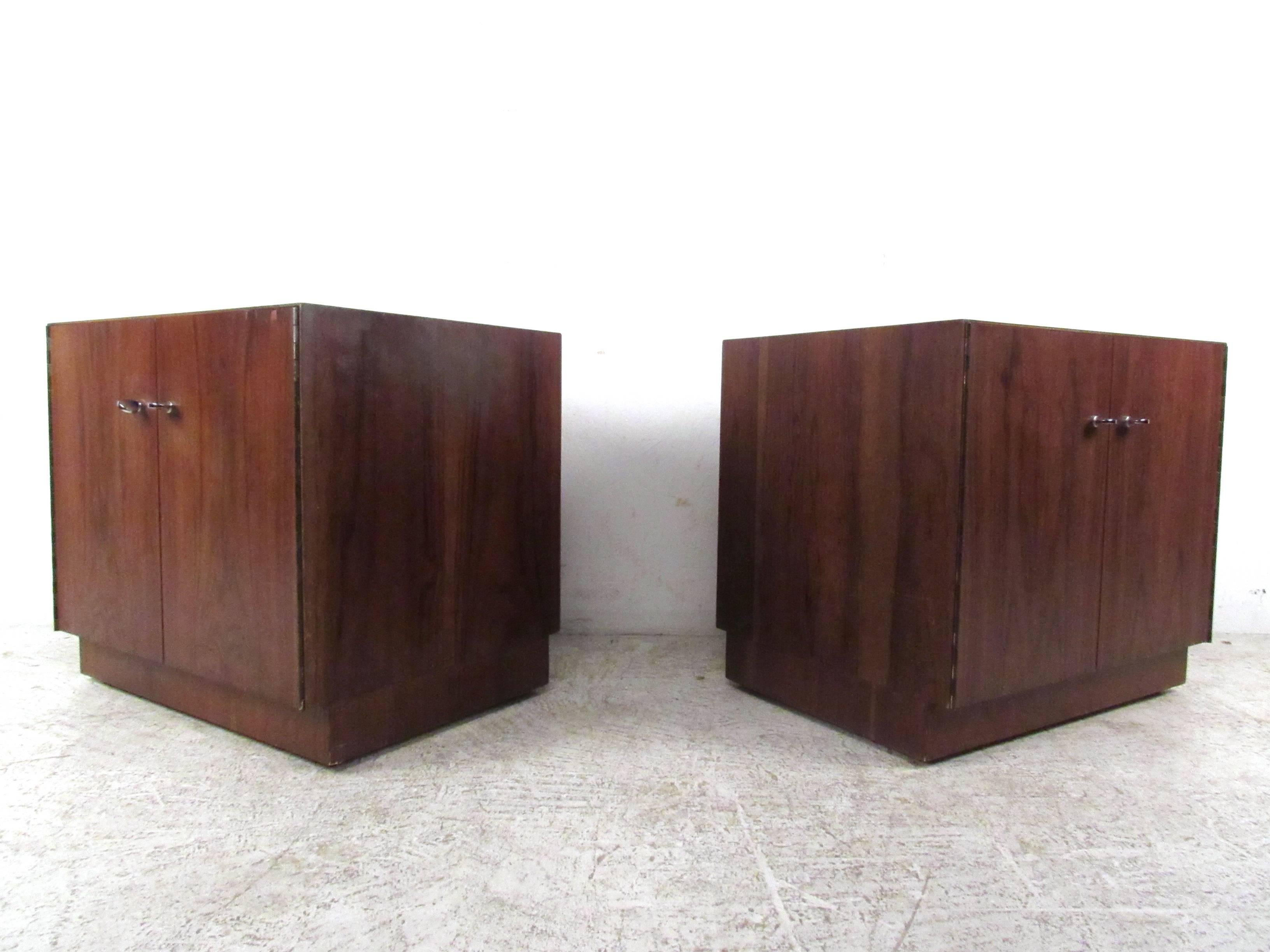Late 20th Century Pair Mid-Century Modern Cabinet Style Nightstands For Sale