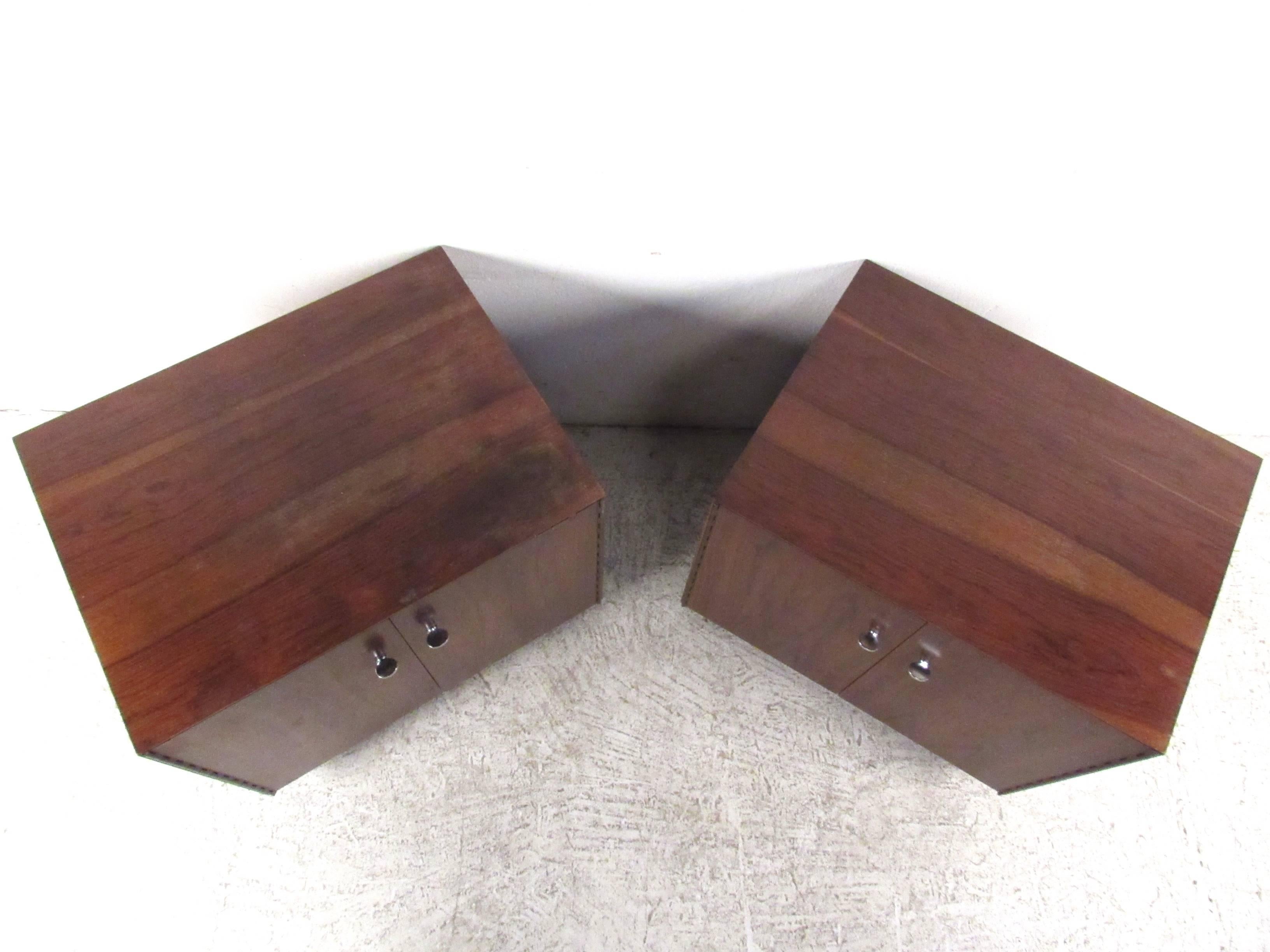 Walnut Pair Mid-Century Modern Cabinet Style Nightstands For Sale
