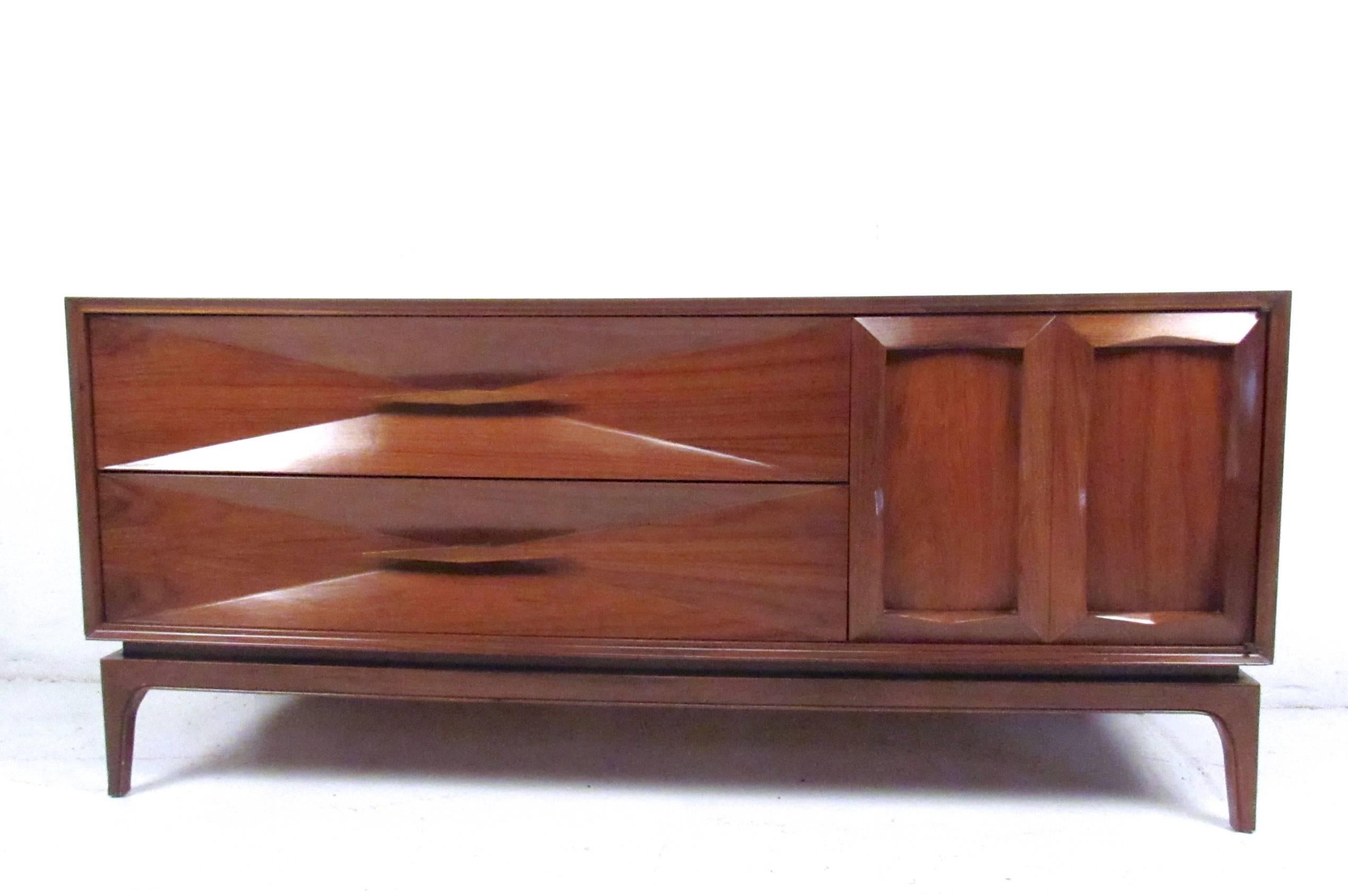 Mid-Century Modern Two-Piece Mid-Century Sculpted Bedroom Dresser For Sale
