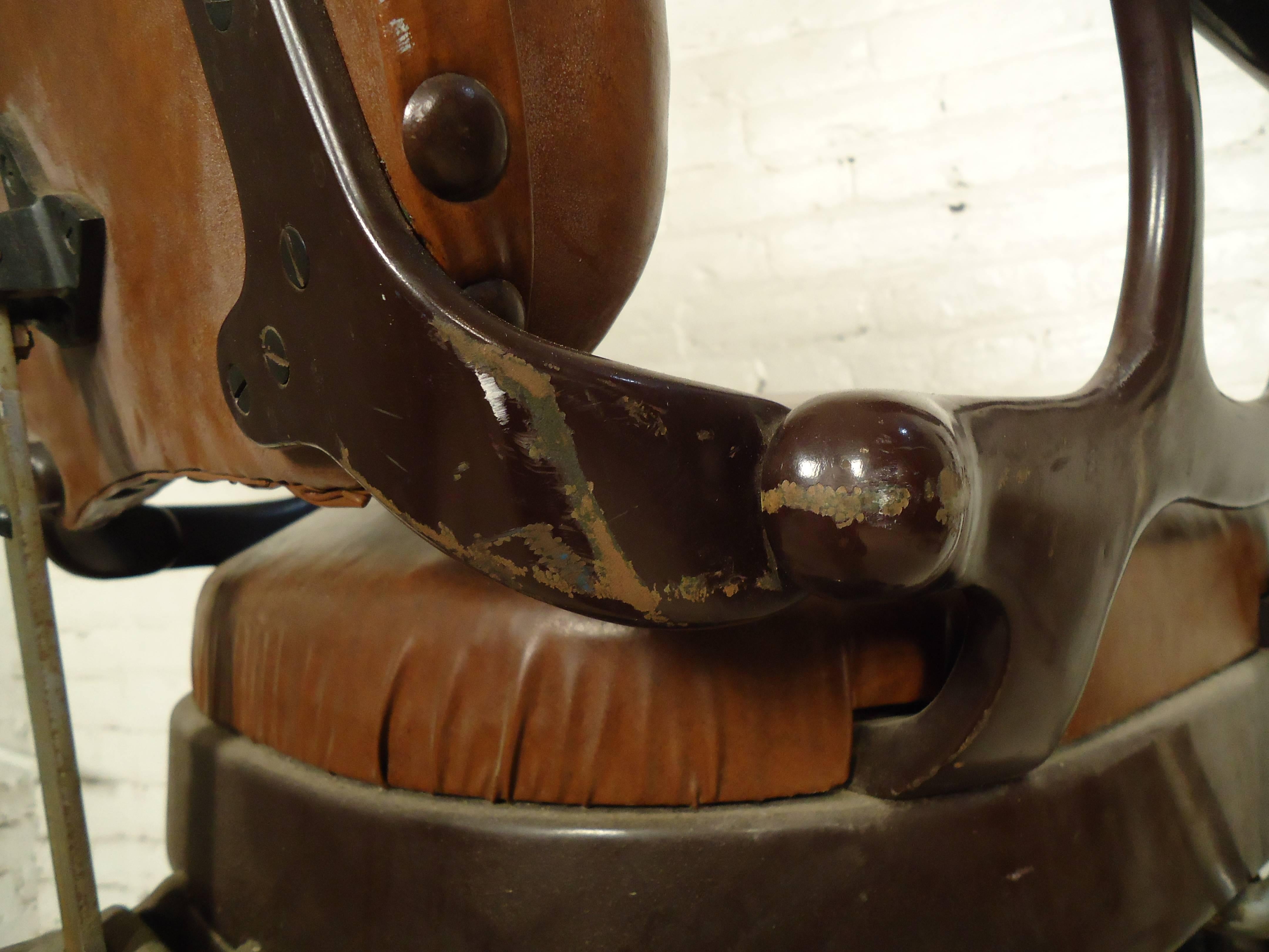 Vintage Barber Style Chair 2