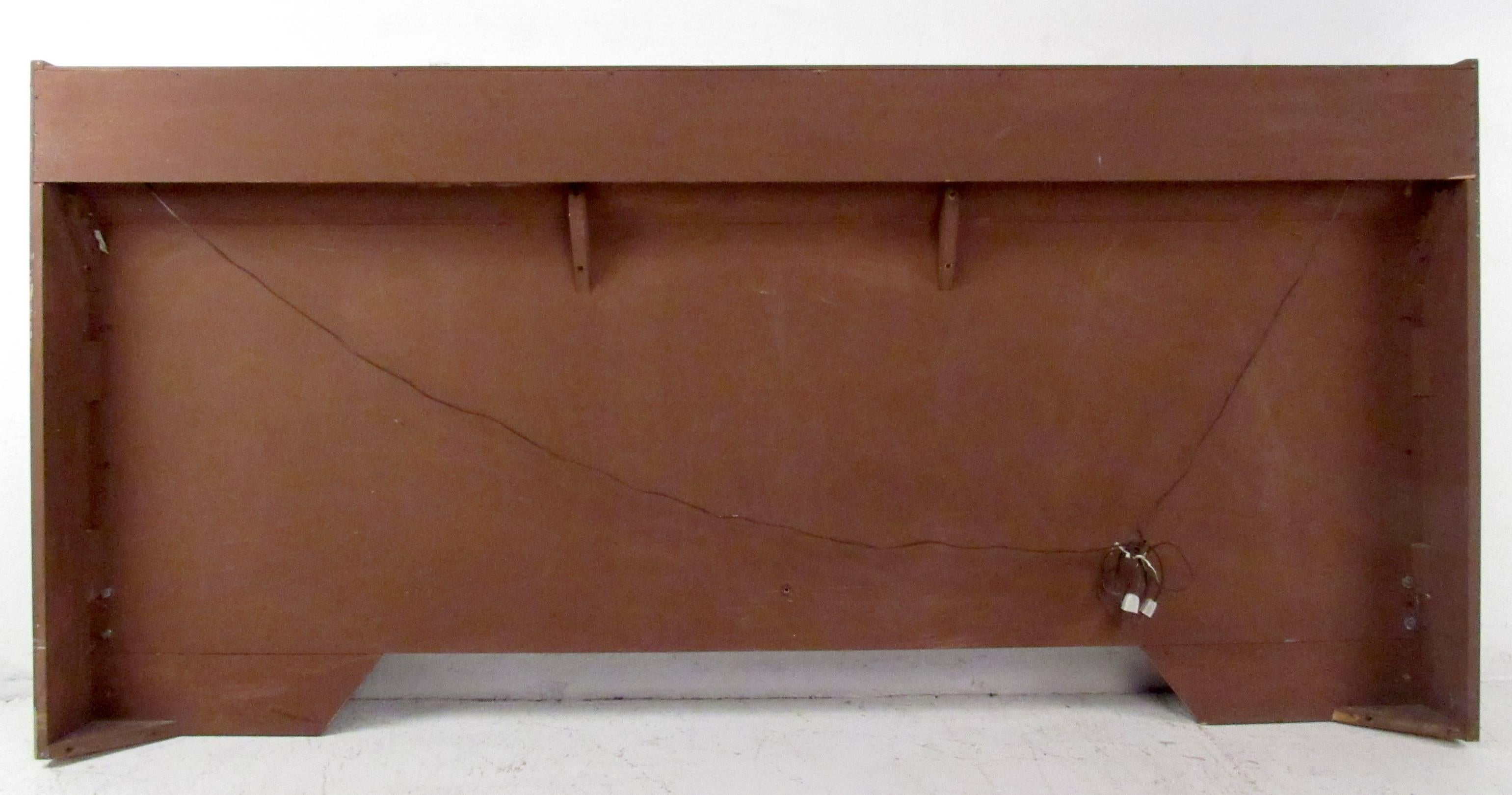 Mid-Century King-Size Headboard In Good Condition For Sale In Brooklyn, NY