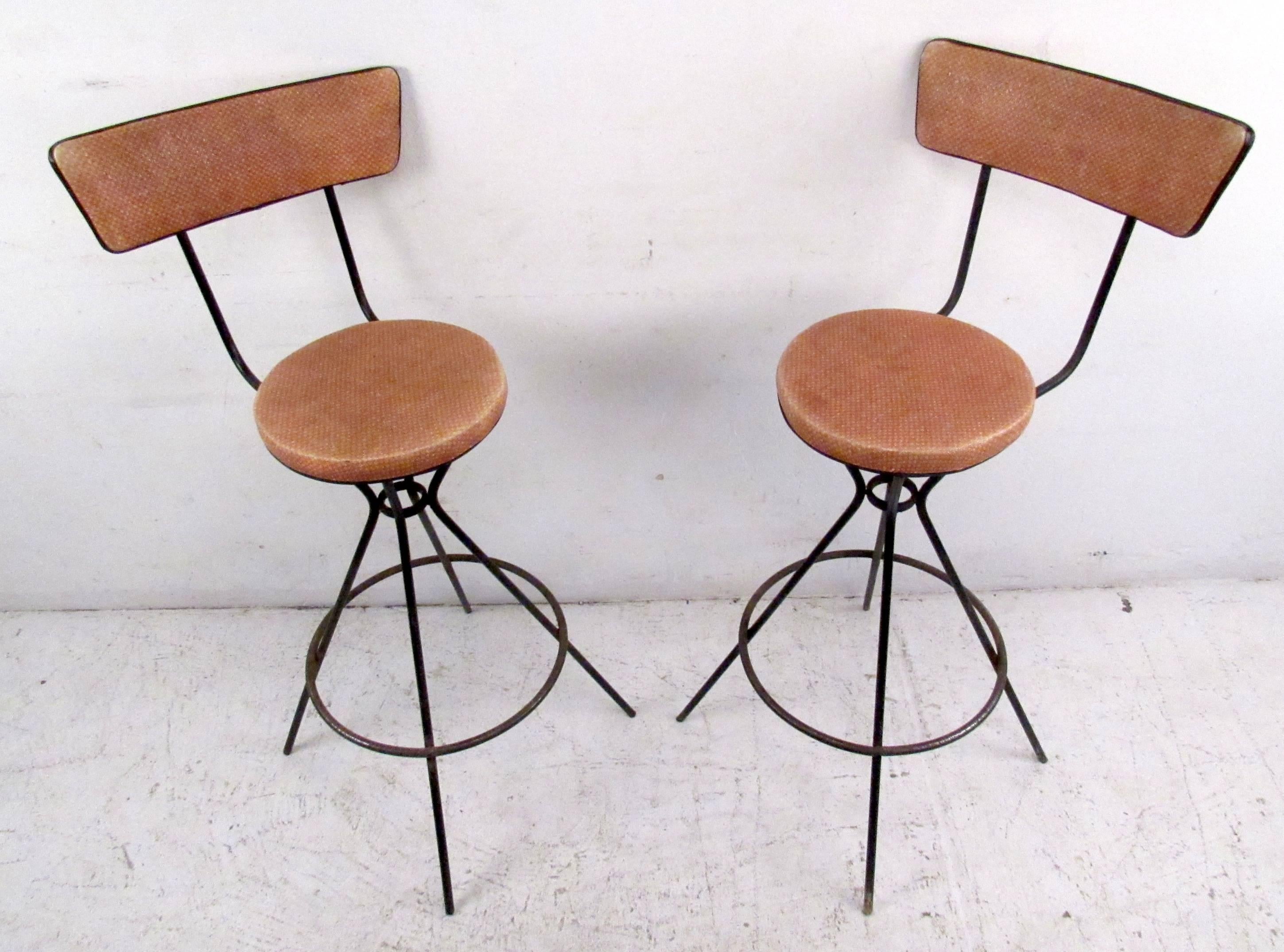 Set of Three Vintage Modern Barstools In Good Condition In Brooklyn, NY