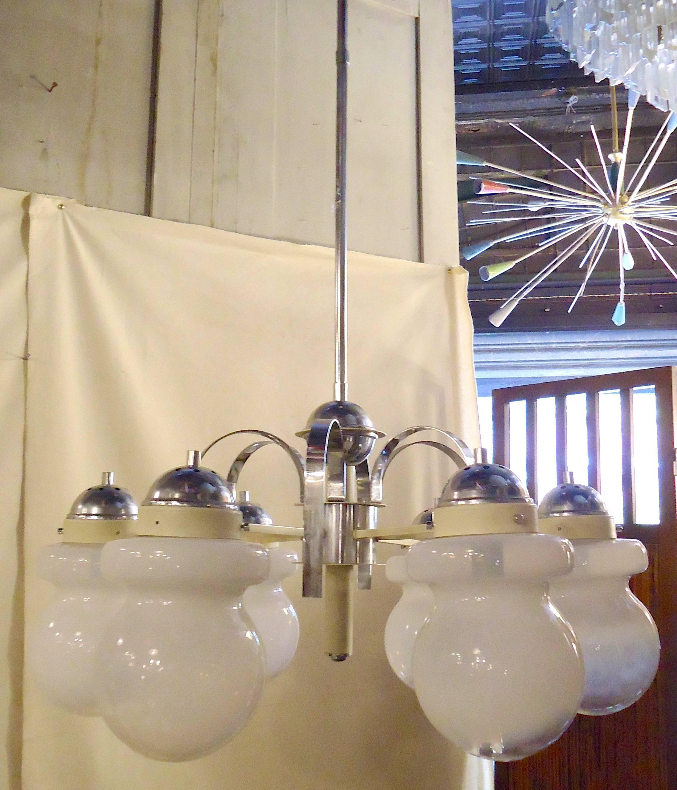 Mid-Century Modern Chandelier with Frosted Globes For Sale 1