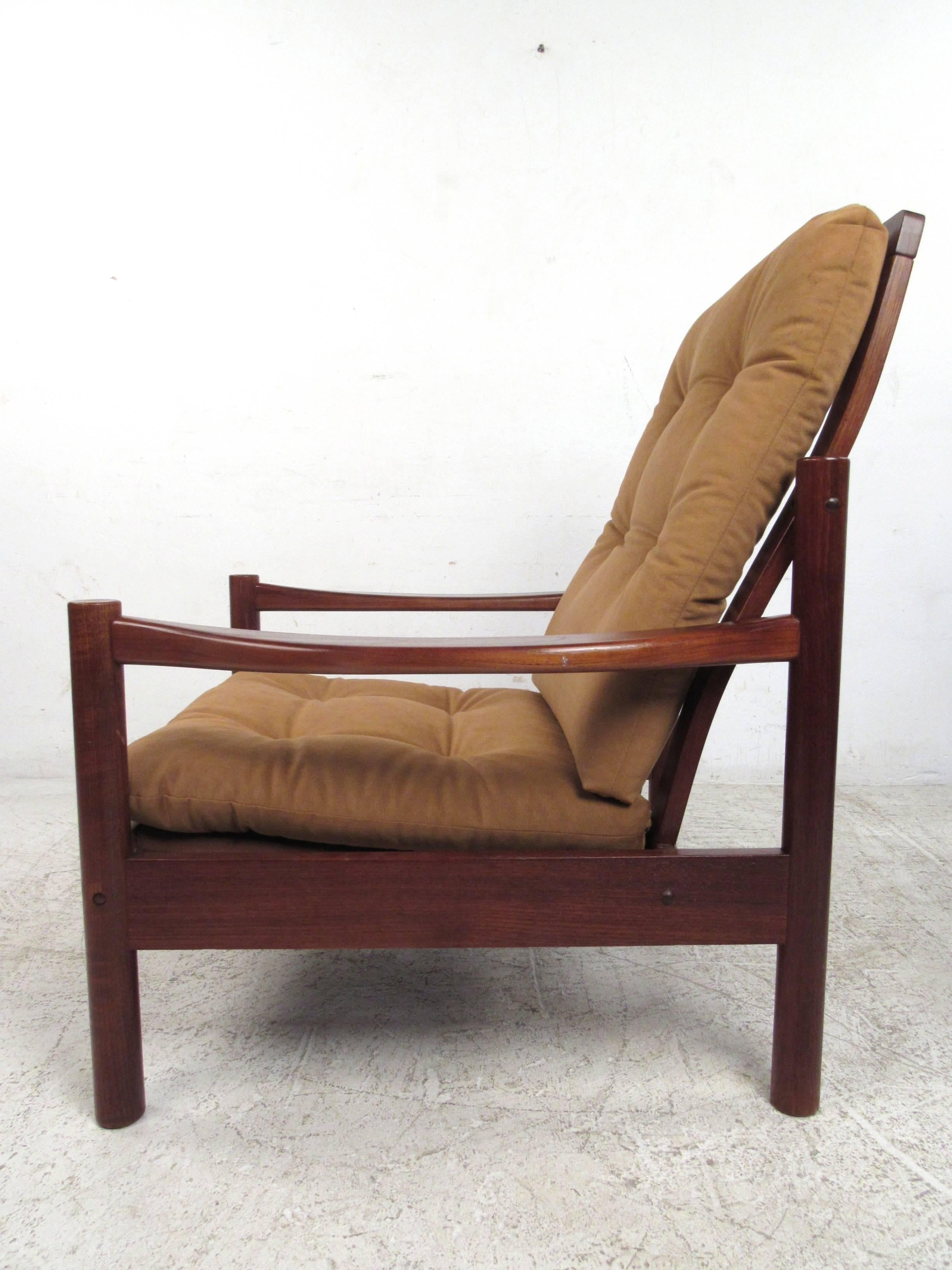 Pair Mid-Century Style Danish Teak Lounge Chairs with Ottoman In Good Condition In Brooklyn, NY